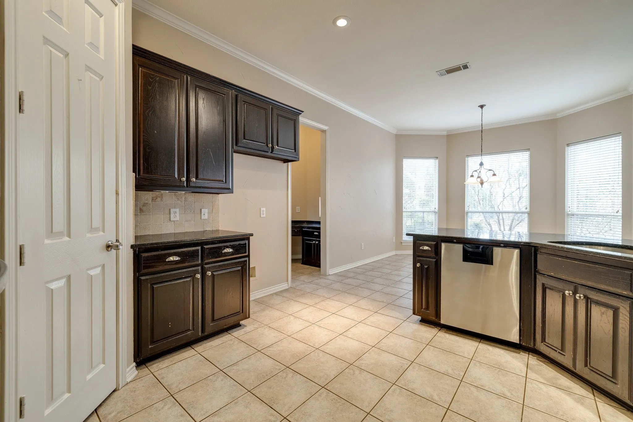 Single Family Residence For Rent in Dallas County , 2817 Newburyport Avenue, Garland, Texas 75044, 3 Bedroom, 4 Bathroom, 2 Garage spaces, 2,827 Sqft, built in 1999, mls#21349386, Real Estate Agent in Garland, Homes For Rent in Dallas county, Homes For Rent in Garland, Realtor in Garland Texas, Real Estate Brokerage Independent Realty Texas, Luminita Cordes Realtor