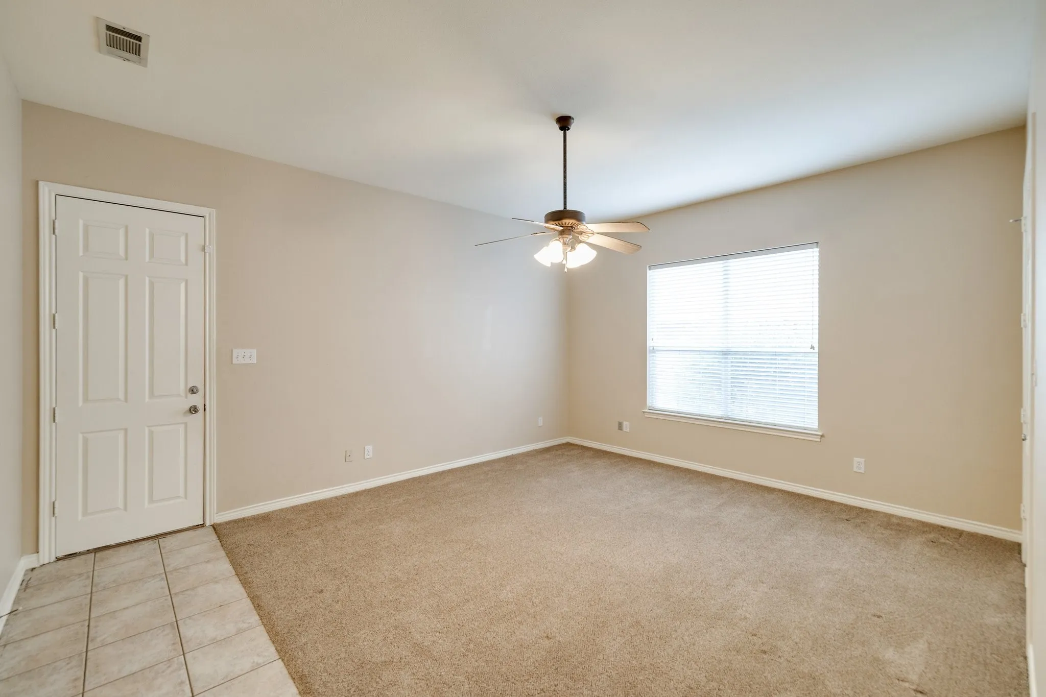 Single Family Residence For Rent in Dallas County , 2817 Newburyport Avenue, Garland, Texas 75044, 3 Bedroom, 4 Bathroom, 2 Garage spaces, 2,827 Sqft, built in 1999, mls#21349386, Real Estate Agent in Garland, Homes For Rent in Dallas county, Homes For Rent in Garland, Realtor in Garland Texas, Real Estate Brokerage Independent Realty Texas, Luminita Cordes Realtor