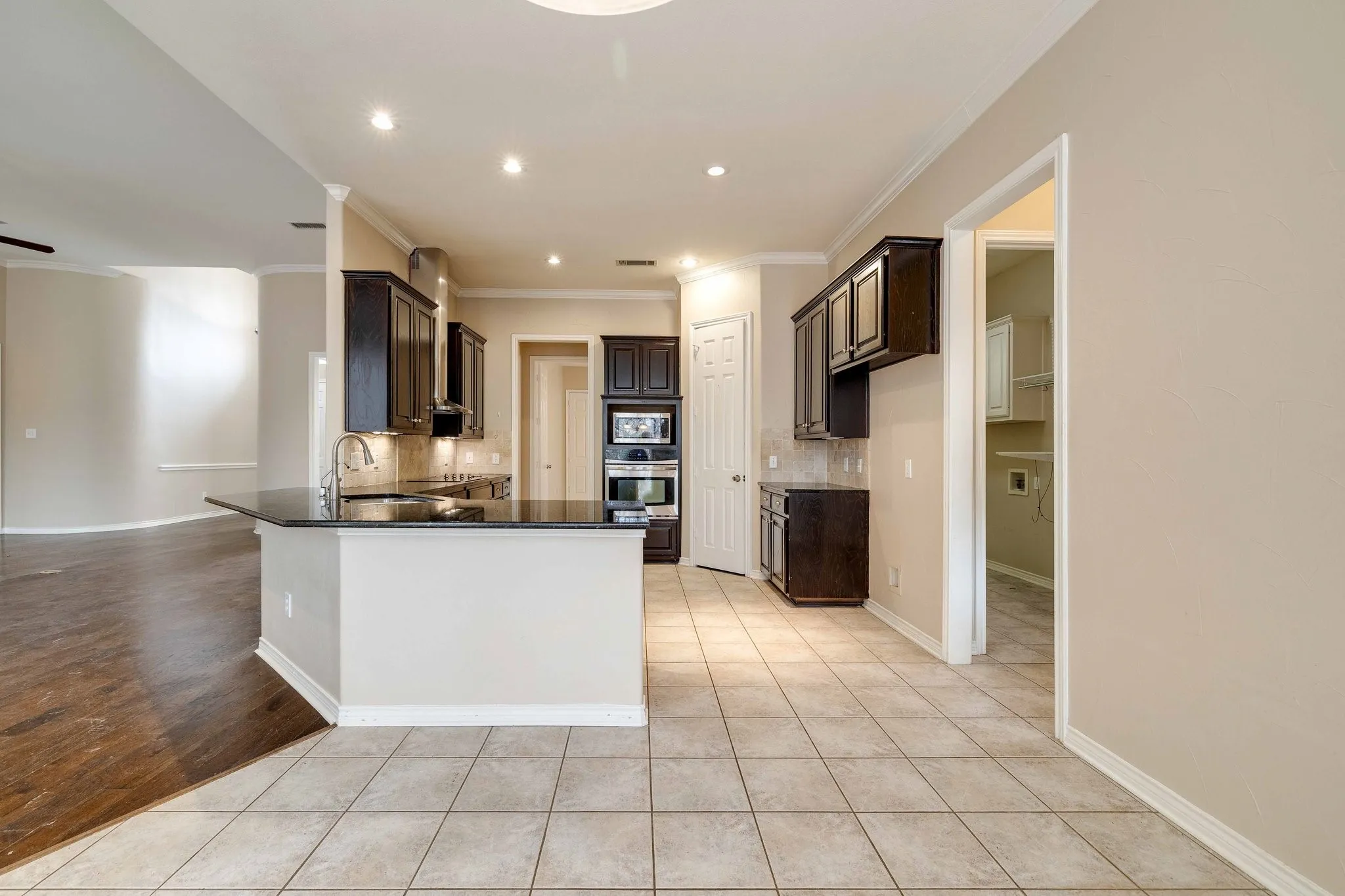 Single Family Residence For Rent in Dallas County , 2817 Newburyport Avenue, Garland, Texas 75044, 3 Bedroom, 4 Bathroom, 2 Garage spaces, 2,827 Sqft, built in 1999, mls#21349386, Real Estate Agent in Garland, Homes For Rent in Dallas county, Homes For Rent in Garland, Realtor in Garland Texas, Real Estate Brokerage Independent Realty Texas, Luminita Cordes Realtor
