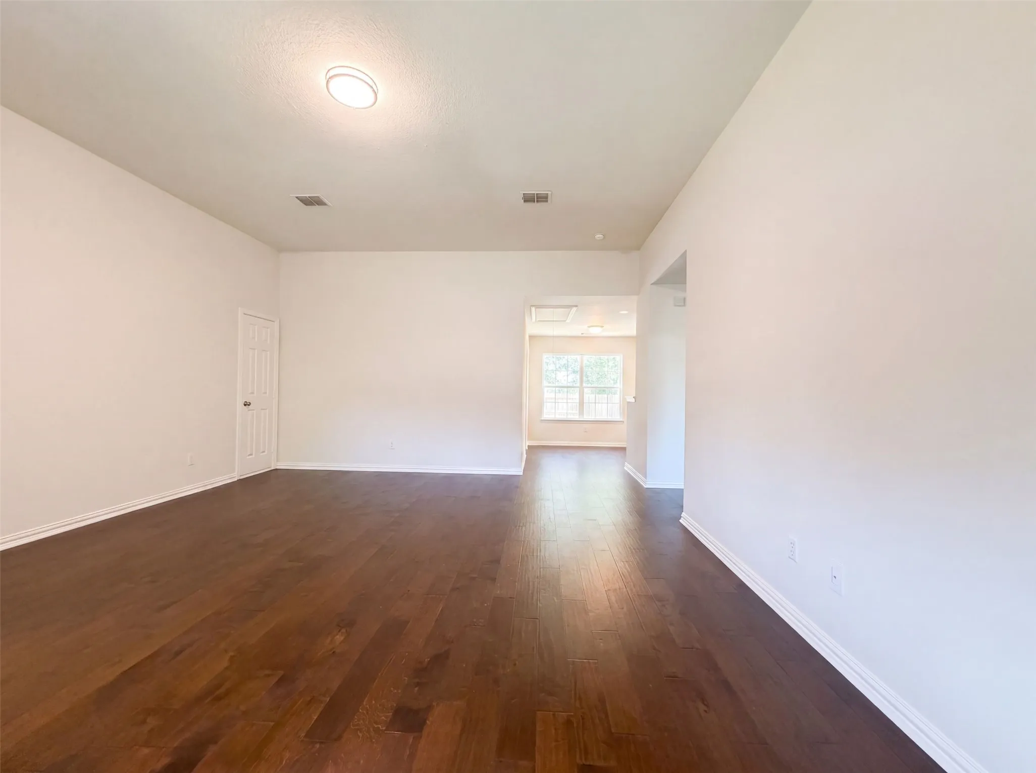 Single Family Residence For Sale in Dallas County , 1420 Fleetwood Cove Drive, Grand Prairie, Texas 75052, 4 Bedroom, 3 Bathroom, 2 Garage spaces, 2,861 Sqft, built in 2006, mls#21349394, Real Estate Agent in Grand Prairie, Homes For Sale in Dallas county, Homes For Sale in Grand Prairie, Realtor in Grand Prairie Texas, Real Estate Brokerage Independent Realty Texas, Luminita Cordes Realtor