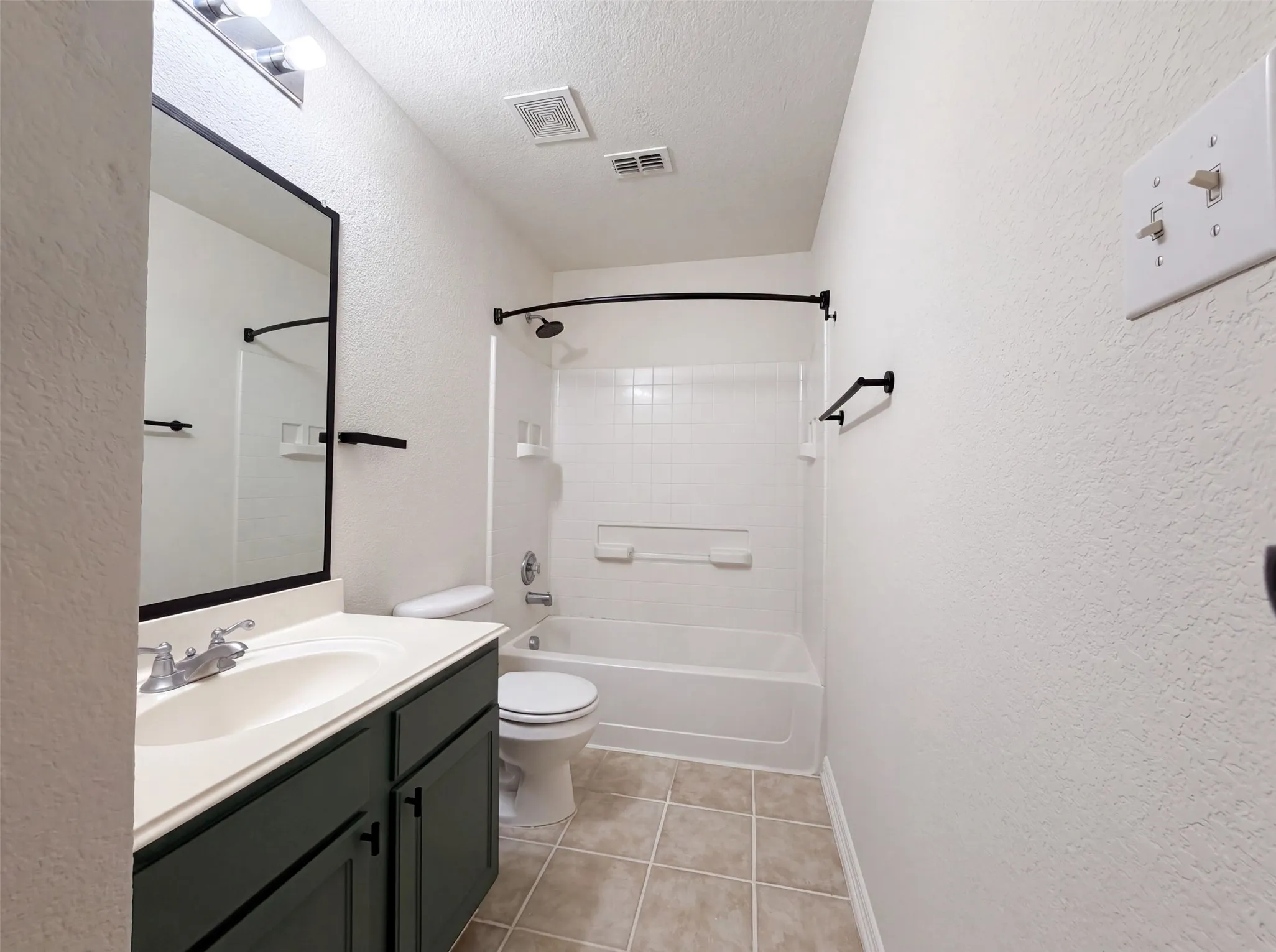 Single Family Residence For Sale in Dallas County , 1420 Fleetwood Cove Drive, Grand Prairie, Texas 75052, 4 Bedroom, 3 Bathroom, 2 Garage spaces, 2,861 Sqft, built in 2006, mls#21349394, Real Estate Agent in Grand Prairie, Homes For Sale in Dallas county, Homes For Sale in Grand Prairie, Realtor in Grand Prairie Texas, Real Estate Brokerage Independent Realty Texas, Luminita Cordes Realtor