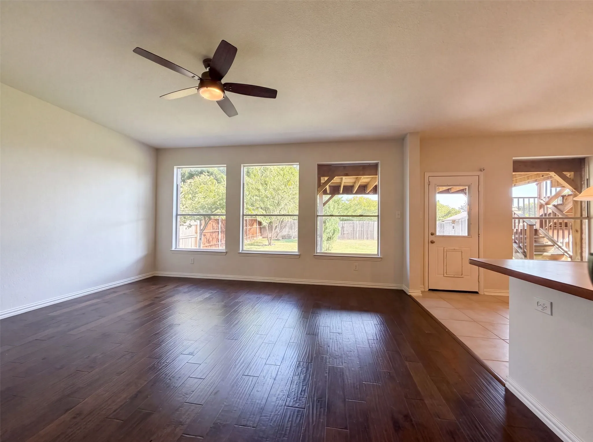 Single Family Residence For Sale in Dallas County , 1420 Fleetwood Cove Drive, Grand Prairie, Texas 75052, 4 Bedroom, 3 Bathroom, 2 Garage spaces, 2,861 Sqft, built in 2006, mls#21349394, Real Estate Agent in Grand Prairie, Homes For Sale in Dallas county, Homes For Sale in Grand Prairie, Realtor in Grand Prairie Texas, Real Estate Brokerage Independent Realty Texas, Luminita Cordes Realtor