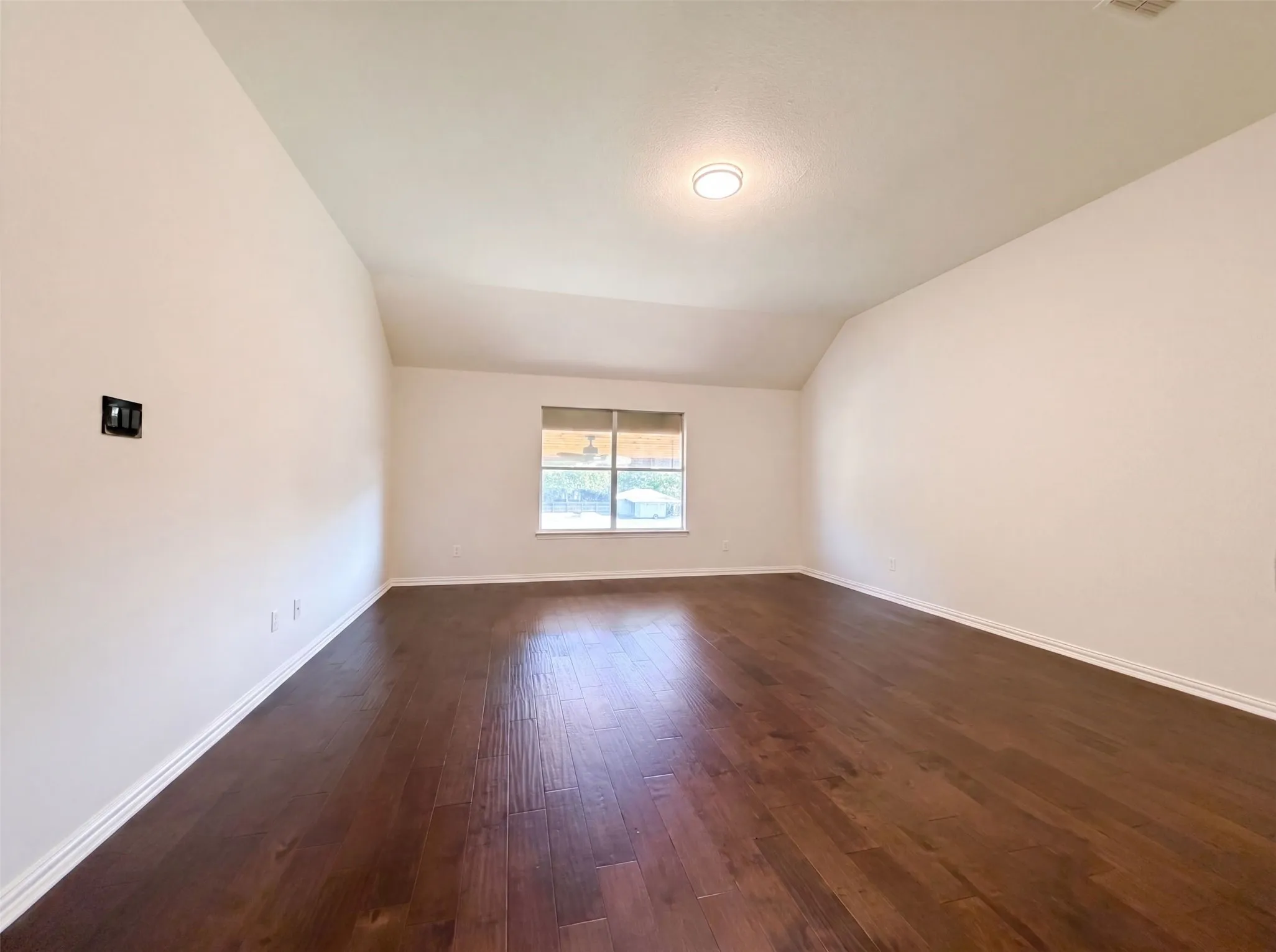 Single Family Residence For Sale in Dallas County , 1420 Fleetwood Cove Drive, Grand Prairie, Texas 75052, 4 Bedroom, 3 Bathroom, 2 Garage spaces, 2,861 Sqft, built in 2006, mls#21349394, Real Estate Agent in Grand Prairie, Homes For Sale in Dallas county, Homes For Sale in Grand Prairie, Realtor in Grand Prairie Texas, Real Estate Brokerage Independent Realty Texas, Luminita Cordes Realtor