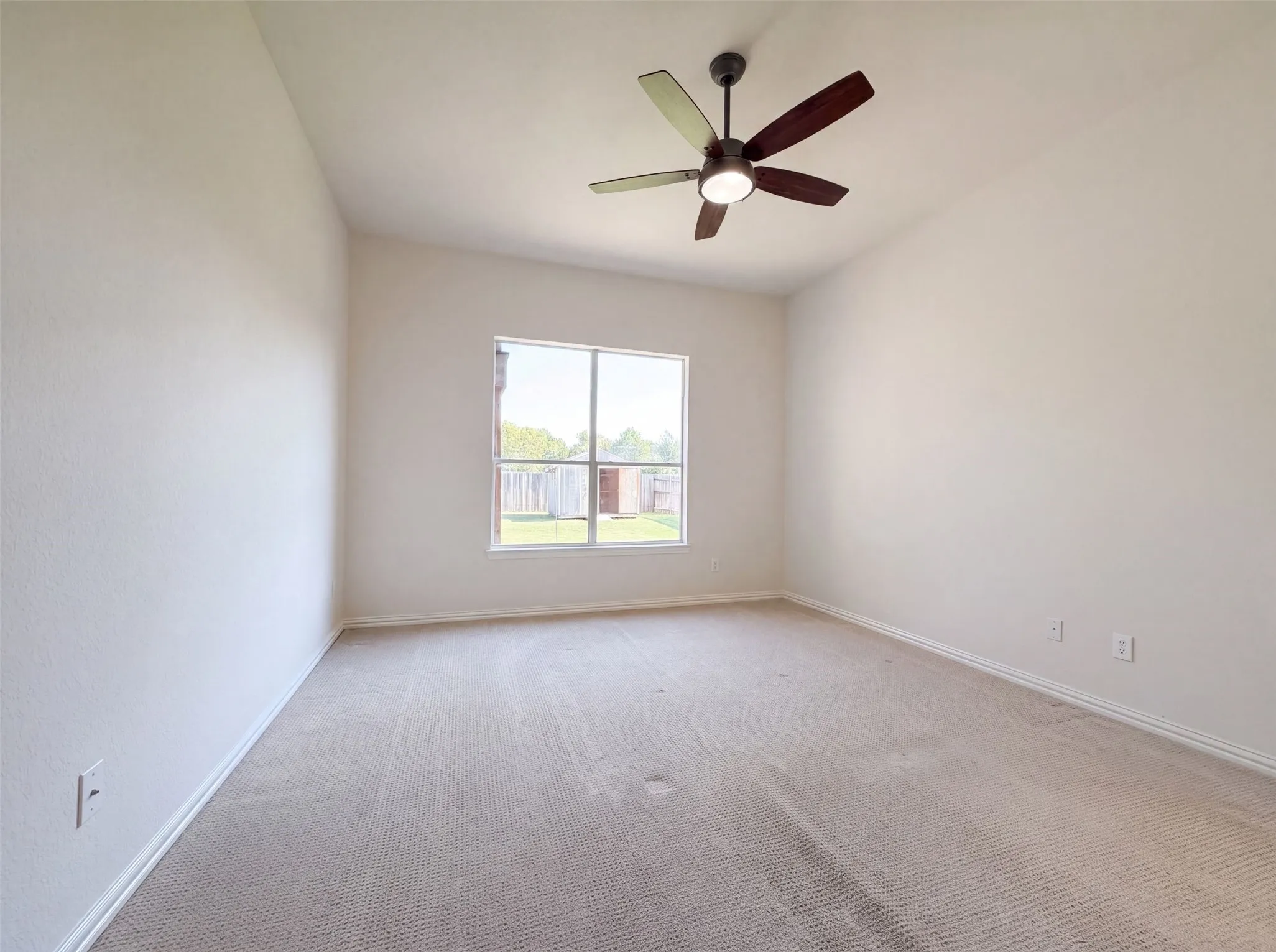 Single Family Residence For Sale in Dallas County , 1420 Fleetwood Cove Drive, Grand Prairie, Texas 75052, 4 Bedroom, 3 Bathroom, 2 Garage spaces, 2,861 Sqft, built in 2006, mls#21349394, Real Estate Agent in Grand Prairie, Homes For Sale in Dallas county, Homes For Sale in Grand Prairie, Realtor in Grand Prairie Texas, Real Estate Brokerage Independent Realty Texas, Luminita Cordes Realtor