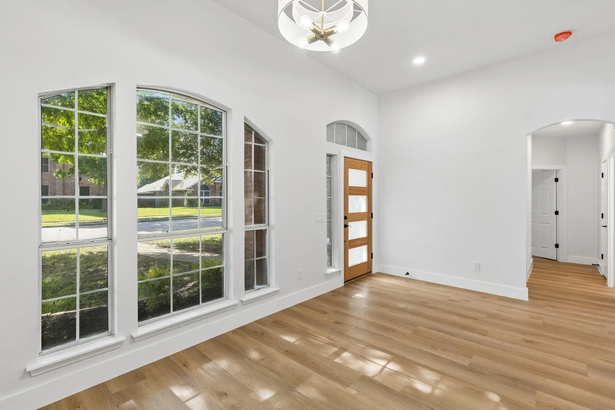 Single Family Residence For Sale in Collin County , 305 Droinwich Circle, Allen, Texas 75002, 3 Bedroom, 2 Bathroom, 2 Garage spaces, 1,803 Sqft, built in 1995, mls#21349355, Real Estate Agent in Allen, Homes For Sale in Collin county, Homes For Sale in Allen, Realtor in Allen Texas, Real Estate Brokerage Independent Realty Texas, Luminita Cordes Realtor