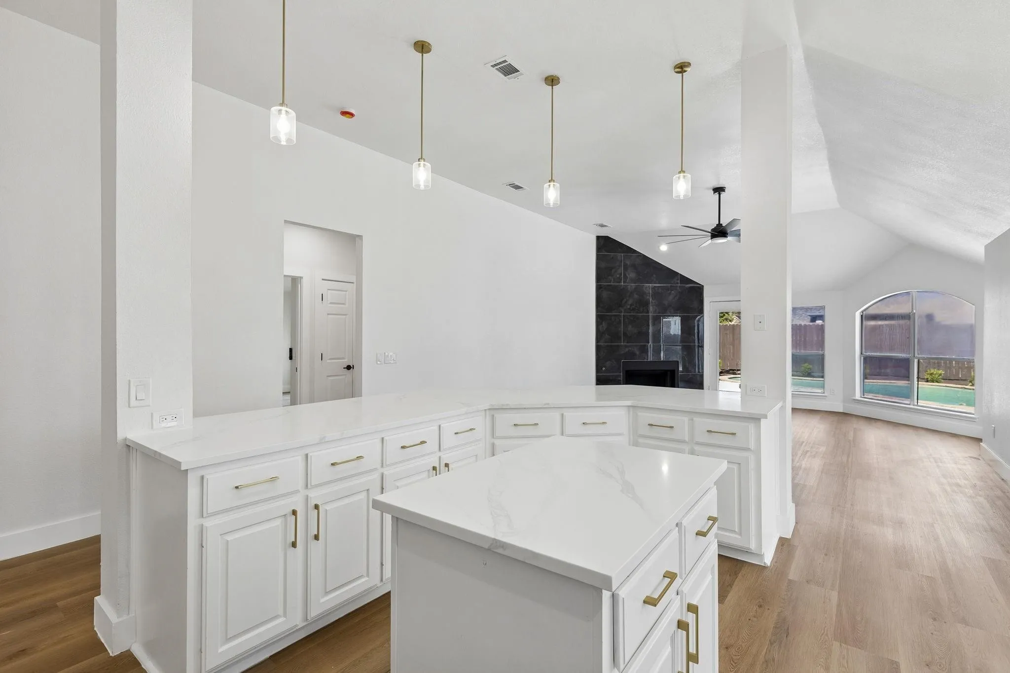 Single Family Residence For Sale in Collin County , 305 Droinwich Circle, Allen, Texas 75002, 3 Bedroom, 2 Bathroom, 2 Garage spaces, 1,803 Sqft, built in 1995, mls#21349355, Real Estate Agent in Allen, Homes For Sale in Collin county, Homes For Sale in Allen, Realtor in Allen Texas, Real Estate Brokerage Independent Realty Texas, Luminita Cordes Realtor
