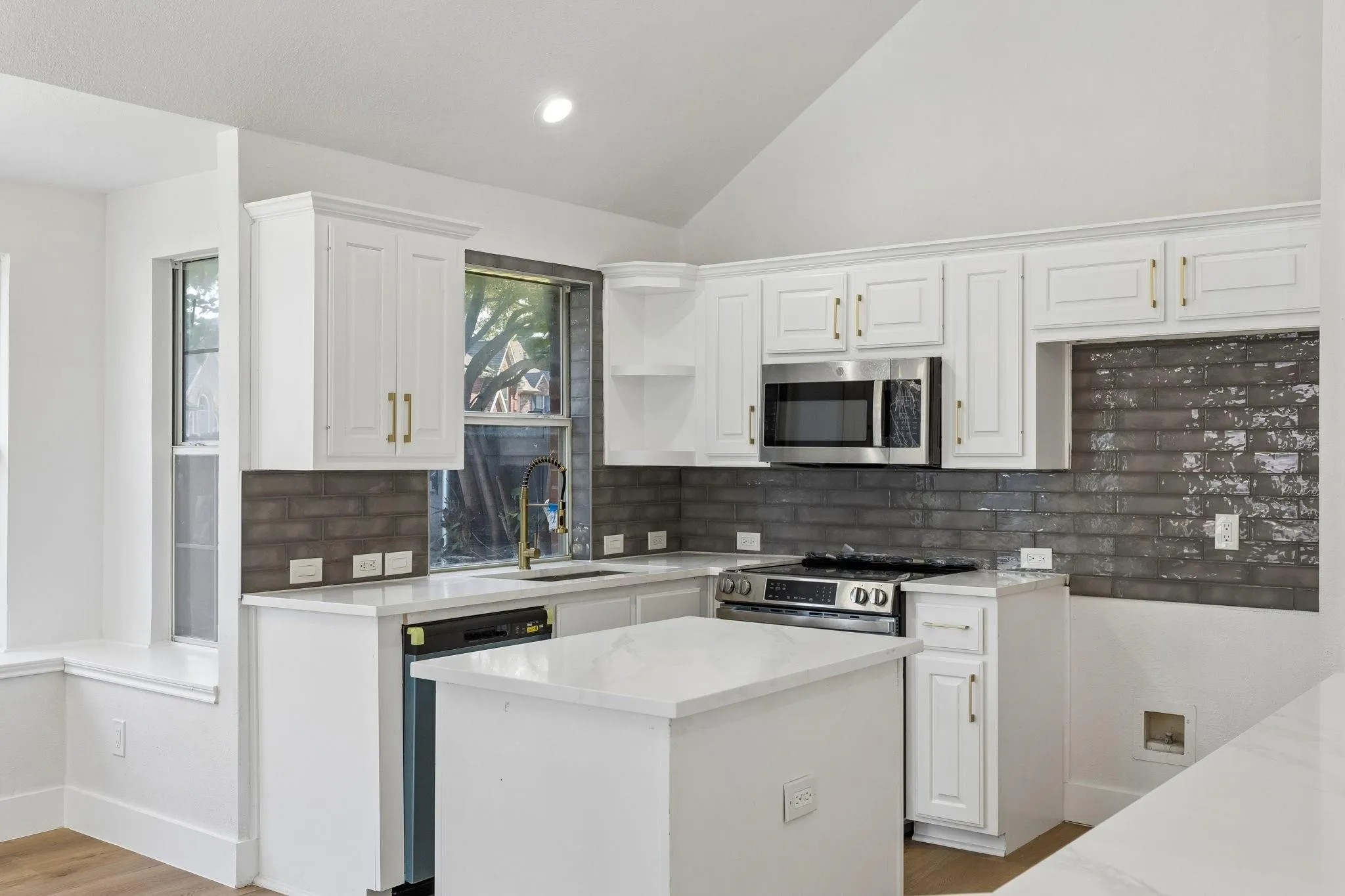 Single Family Residence For Sale in Collin County , 305 Droinwich Circle, Allen, Texas 75002, 3 Bedroom, 2 Bathroom, 2 Garage spaces, 1,803 Sqft, built in 1995, mls#21349355, Real Estate Agent in Allen, Homes For Sale in Collin county, Homes For Sale in Allen, Realtor in Allen Texas, Real Estate Brokerage Independent Realty Texas, Luminita Cordes Realtor