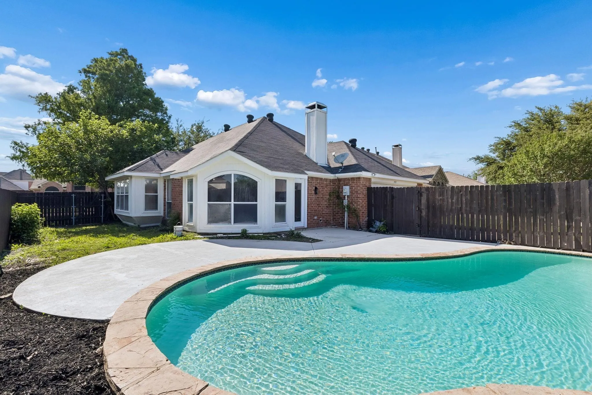 Single Family Residence For Sale in Collin County , 305 Droinwich Circle, Allen, Texas 75002, 3 Bedroom, 2 Bathroom, 2 Garage spaces, 1,803 Sqft, built in 1995, mls#21349355, Real Estate Agent in Allen, Homes For Sale in Collin county, Homes For Sale in Allen, Realtor in Allen Texas, Real Estate Brokerage Independent Realty Texas, Luminita Cordes Realtor