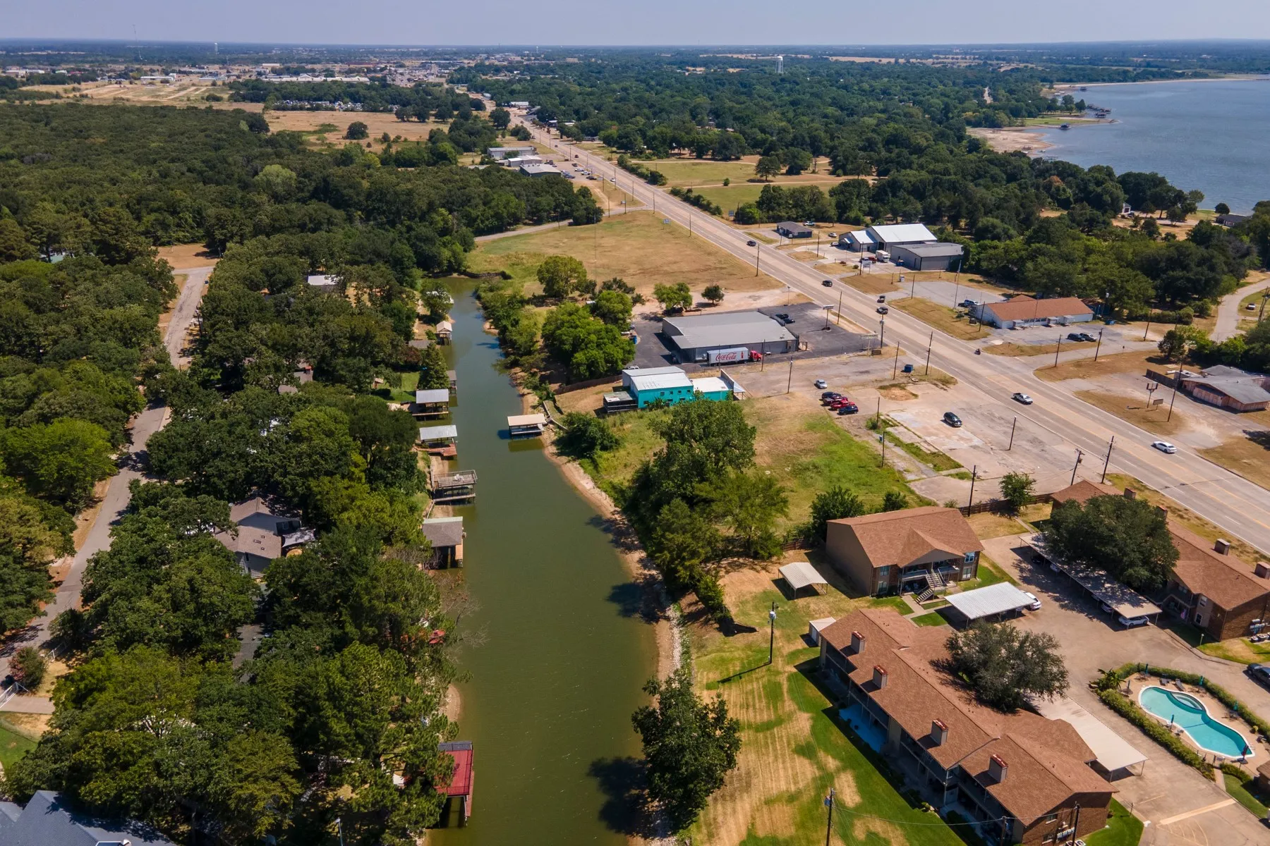 Retail For Sale in Henderson County , 761 S Gun Barrel Lane S, Gun Barrel City, Texas 75156, 0, 0, Garage spaces, 0 Sqft, built in 1995, Price $700,000, mls#21349392, Real Estate Agent in Gun Barrel City, Homes For Sale in Henderson county, Homes For Sale in Gun Barrel City, Realtor in Gun Barrel City Texas, Real Estate Brokerage Independent Realty Texas, Luminita Cordes Realtor