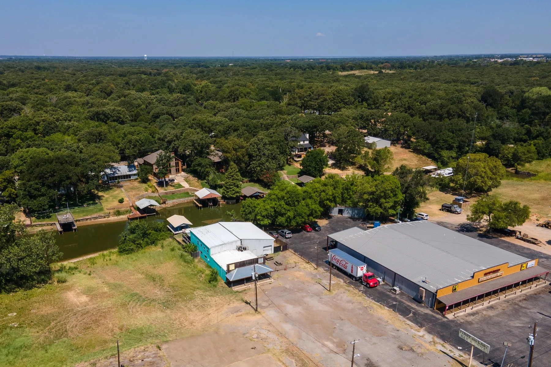 Retail For Sale in Henderson County , 761 S Gun Barrel Lane S, Gun Barrel City, Texas 75156, 0, 0, Garage spaces, 0 Sqft, built in 1995, Price $700,000, mls#21349392, Real Estate Agent in Gun Barrel City, Homes For Sale in Henderson county, Homes For Sale in Gun Barrel City, Realtor in Gun Barrel City Texas, Real Estate Brokerage Independent Realty Texas, Luminita Cordes Realtor
