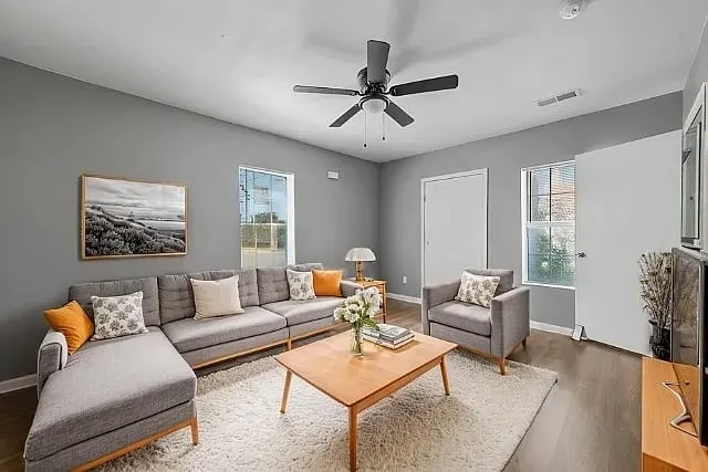 Duplex For Sale in Tarrant County , 1605 E Hattie Street, Fort Worth, Texas 76104, 2 Bedroom, 2 Bathroom, Garage spaces, 0 Sqft, built in 1941, mls#21347321, Real Estate Agent in Fort Worth, Homes For Sale in Tarrant county, Homes For Sale in Fort Worth, Realtor in Fort Worth Texas, Real Estate Brokerage Independent Realty Texas, Luminita Cordes Realtor