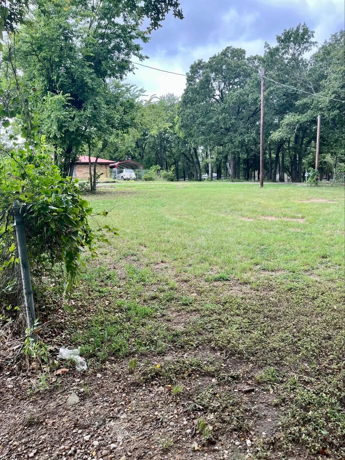 Single Family Residence For Sale in Hunt County , 405 Kenny Drive, West Tawakoni, Texas 75474, 2 Bedroom, 1 Bathroom, Garage spaces, 1,032 Sqft, built in 1989, mls#21336811, Real Estate Agent in West Tawakoni, Homes For Sale in Hunt county, Homes For Sale in West Tawakoni, Realtor in West Tawakoni Texas, Real Estate Brokerage Independent Realty Texas, Luminita Cordes Realtor