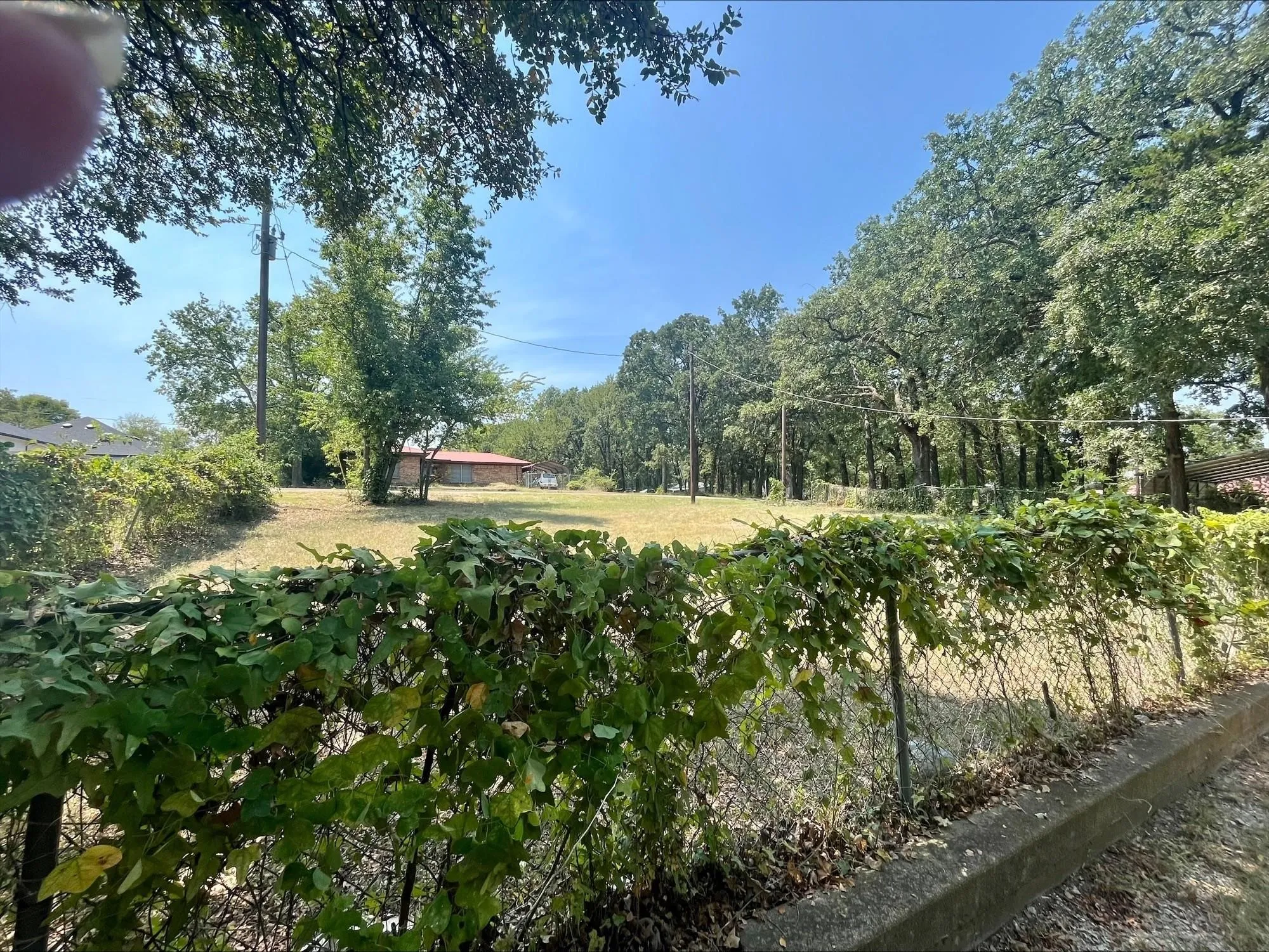 Single Family Residence For Sale in Hunt County , 405 Kenny Drive, West Tawakoni, Texas 75474, 2 Bedroom, 1 Bathroom, Garage spaces, 1,032 Sqft, built in 1989, mls#21336811, Real Estate Agent in West Tawakoni, Homes For Sale in Hunt county, Homes For Sale in West Tawakoni, Realtor in West Tawakoni Texas, Real Estate Brokerage Independent Realty Texas, Luminita Cordes Realtor