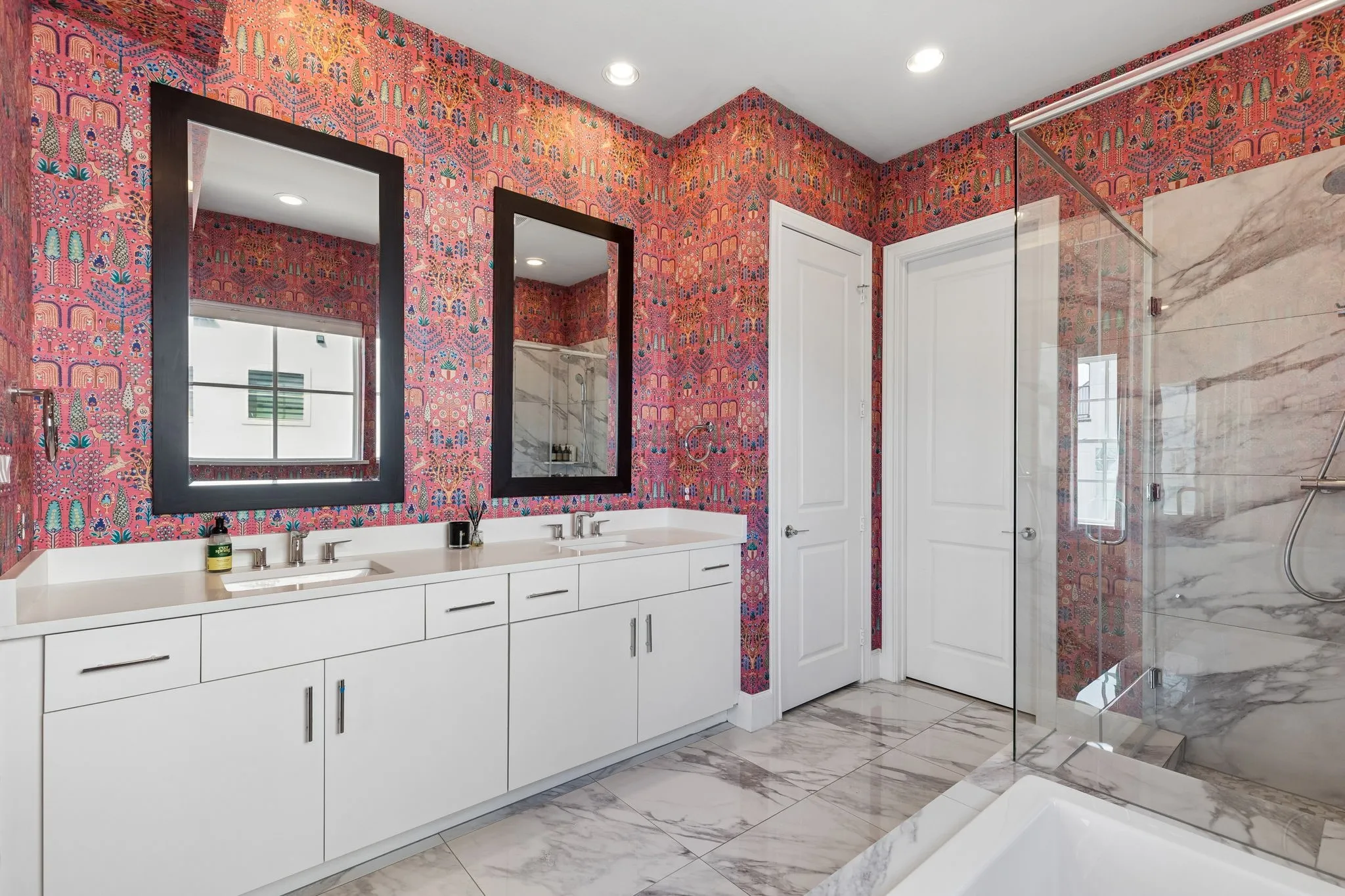 Townhouse For Rent in Dallas County , 4625 Greenborough Lane, Dallas, Texas 75219, 3 Bedroom, 4 Bathroom, 2 Garage spaces, 2,016 Sqft, built in 2022, mls#21349327, Real Estate Agent in Dallas, Homes For Rent in Dallas county, Homes For Rent in Dallas, Realtor in Dallas Texas, Real Estate Brokerage Independent Realty Texas, Luminita Cordes Realtor
