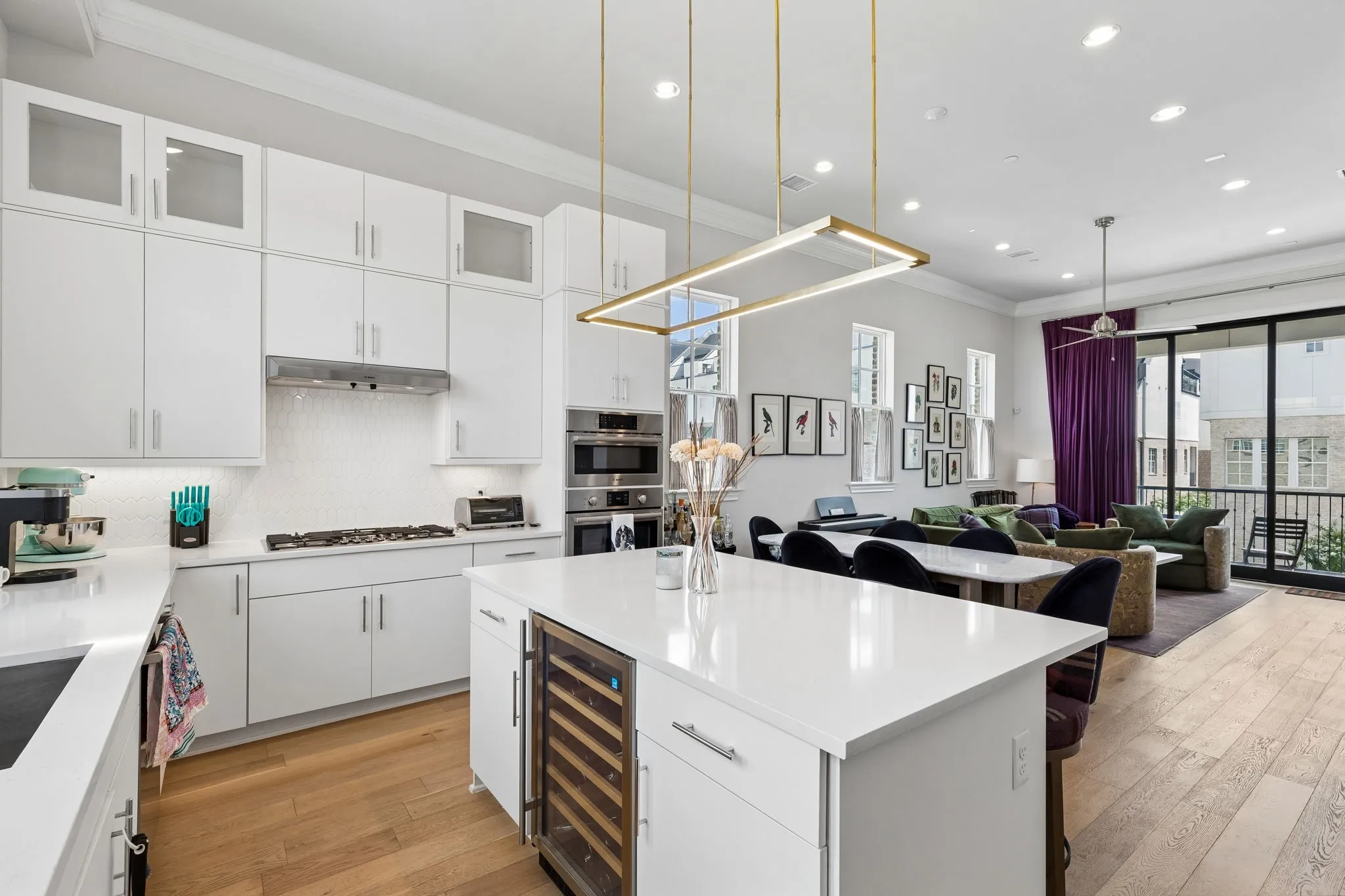 Townhouse For Rent in Dallas County , 4625 Greenborough Lane, Dallas, Texas 75219, 3 Bedroom, 4 Bathroom, 2 Garage spaces, 2,016 Sqft, built in 2022, mls#21349327, Real Estate Agent in Dallas, Homes For Rent in Dallas county, Homes For Rent in Dallas, Realtor in Dallas Texas, Real Estate Brokerage Independent Realty Texas, Luminita Cordes Realtor
