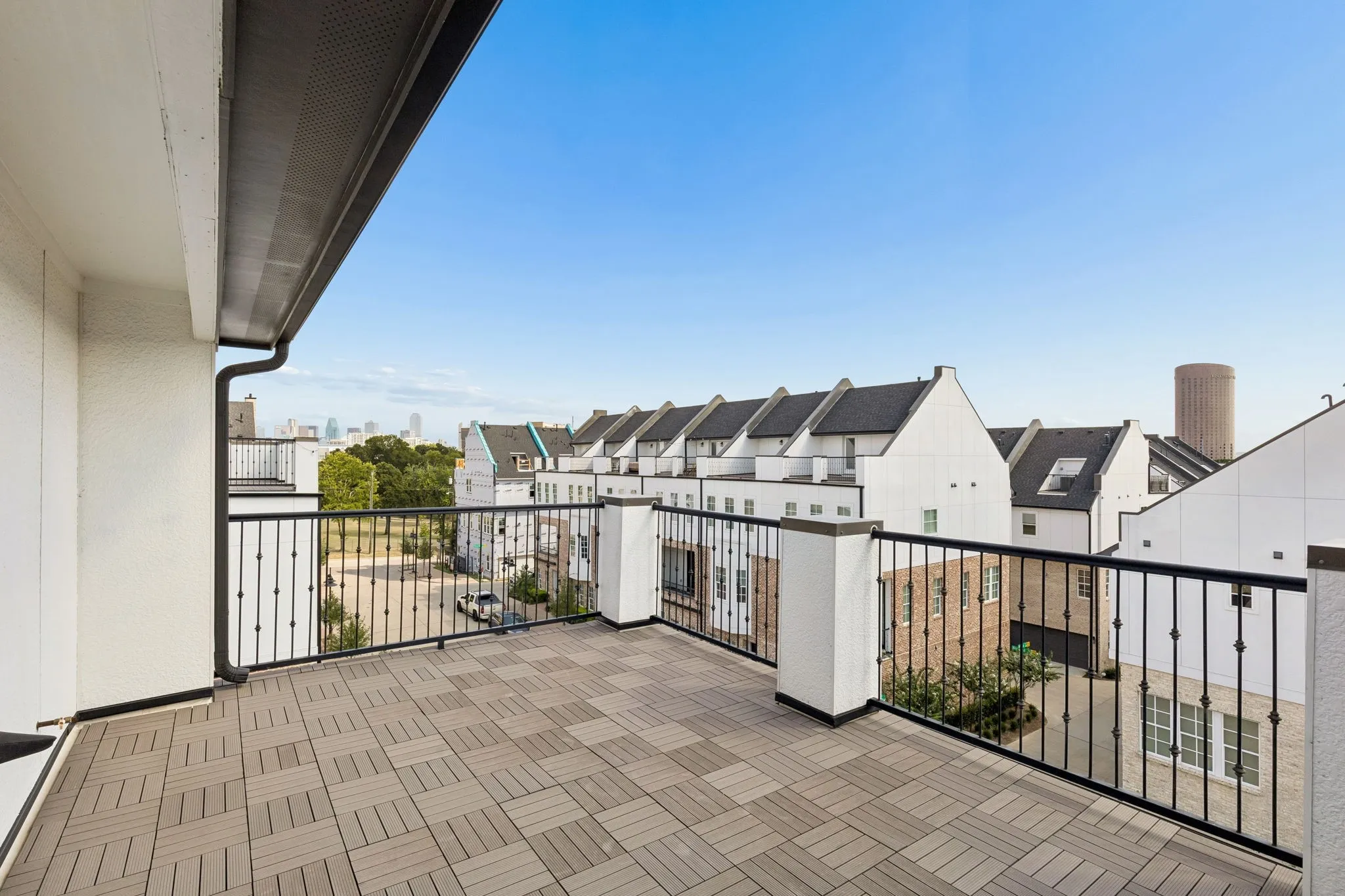 Townhouse For Rent in Dallas County , 4625 Greenborough Lane, Dallas, Texas 75219, 3 Bedroom, 4 Bathroom, 2 Garage spaces, 2,016 Sqft, built in 2022, mls#21349327, Real Estate Agent in Dallas, Homes For Rent in Dallas county, Homes For Rent in Dallas, Realtor in Dallas Texas, Real Estate Brokerage Independent Realty Texas, Luminita Cordes Realtor