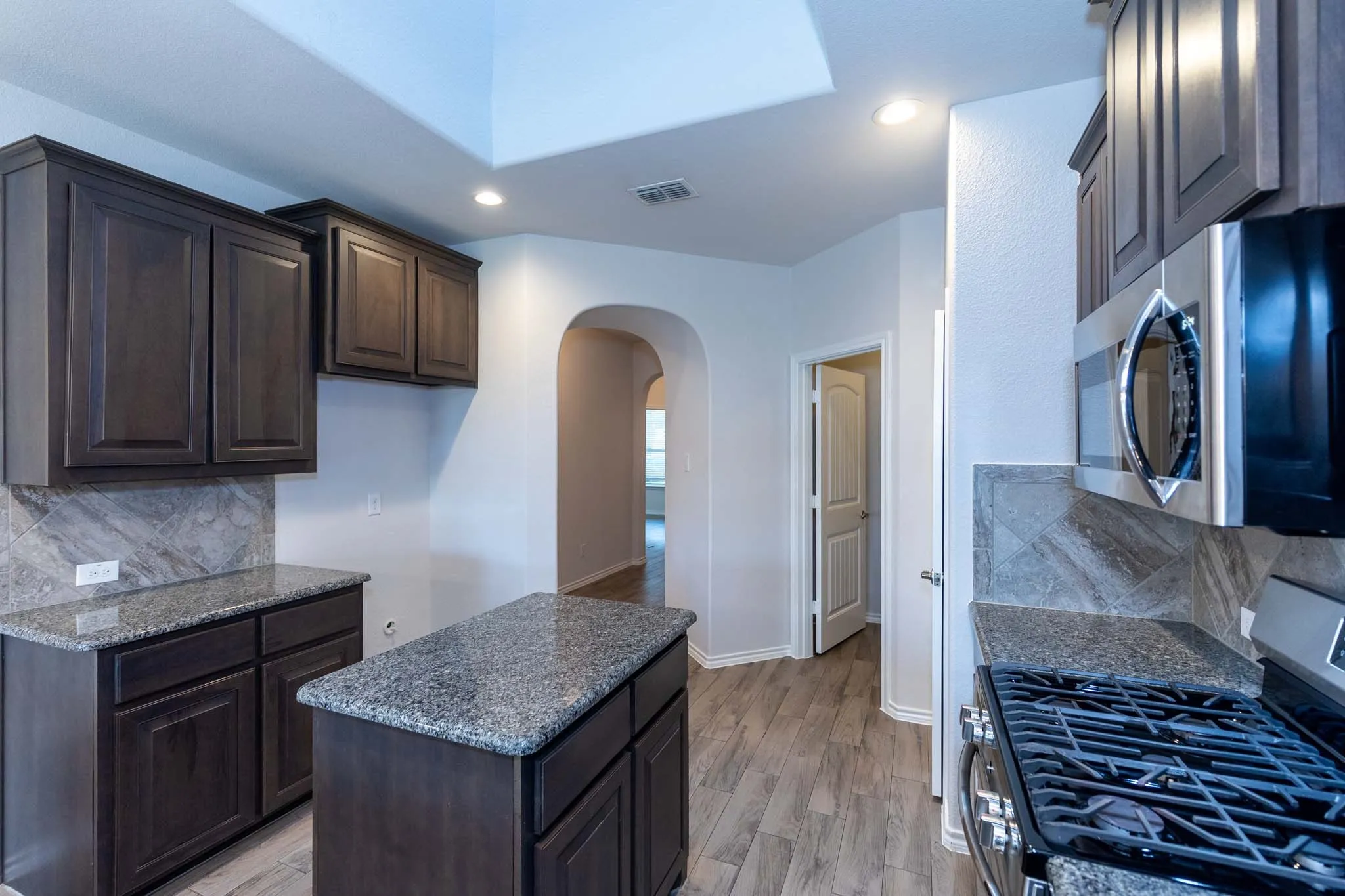 Single Family Residence For Sale in Denton County , 1825 Quail Lane, Argyle, Texas 76226, 3 Bedroom, 2 Bathroom, 2 Garage spaces, 1,872 Sqft, built in 2018, mls#21348987, Real Estate Agent in Argyle, Homes For Sale in Denton county, Homes For Sale in Argyle, Realtor in Argyle Texas, Real Estate Brokerage Independent Realty Texas, Luminita Cordes Realtor