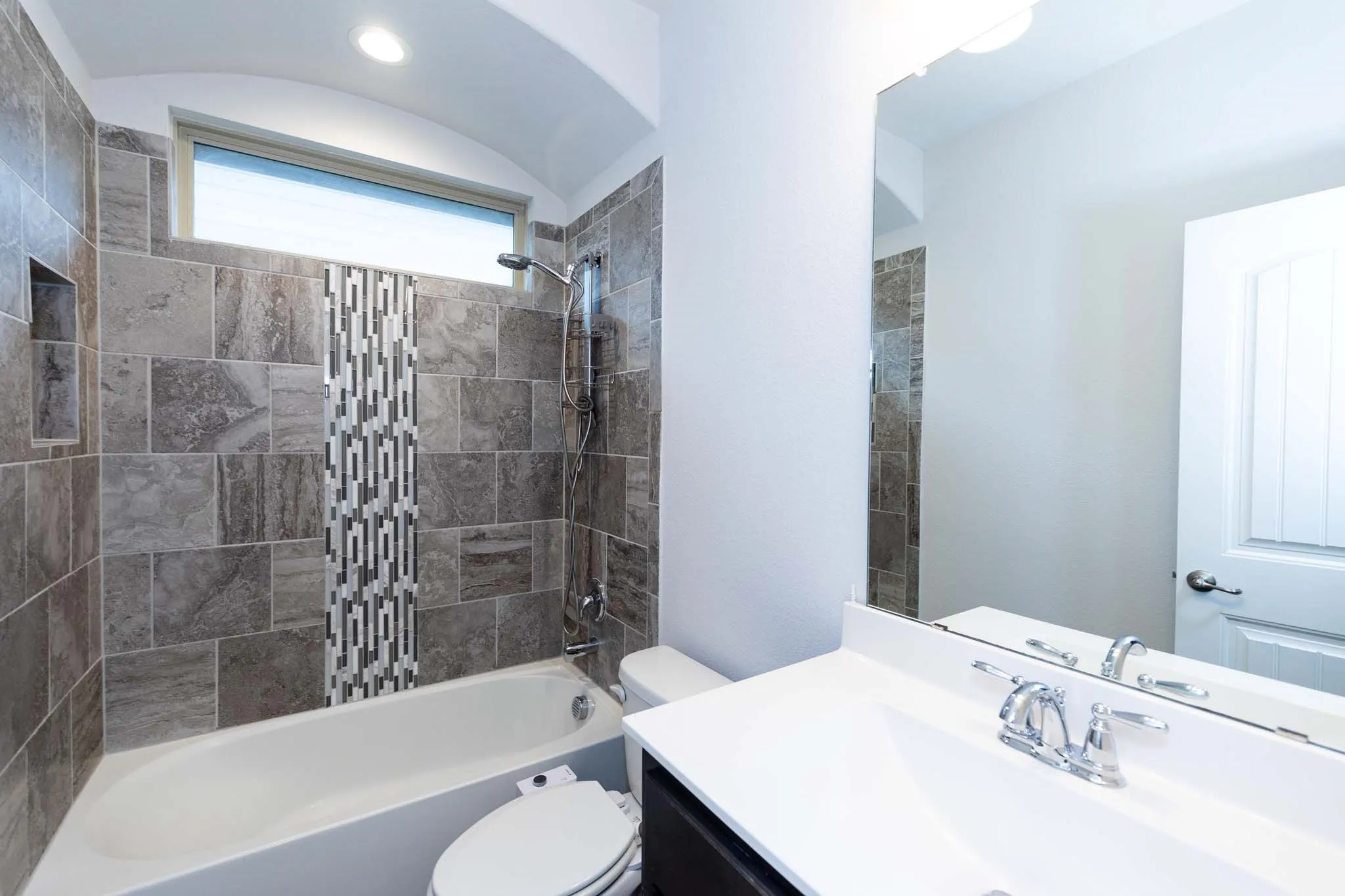 Single Family Residence For Sale in Denton County , 1825 Quail Lane, Argyle, Texas 76226, 3 Bedroom, 2 Bathroom, 2 Garage spaces, 1,872 Sqft, built in 2018, mls#21348987, Real Estate Agent in Argyle, Homes For Sale in Denton county, Homes For Sale in Argyle, Realtor in Argyle Texas, Real Estate Brokerage Independent Realty Texas, Luminita Cordes Realtor