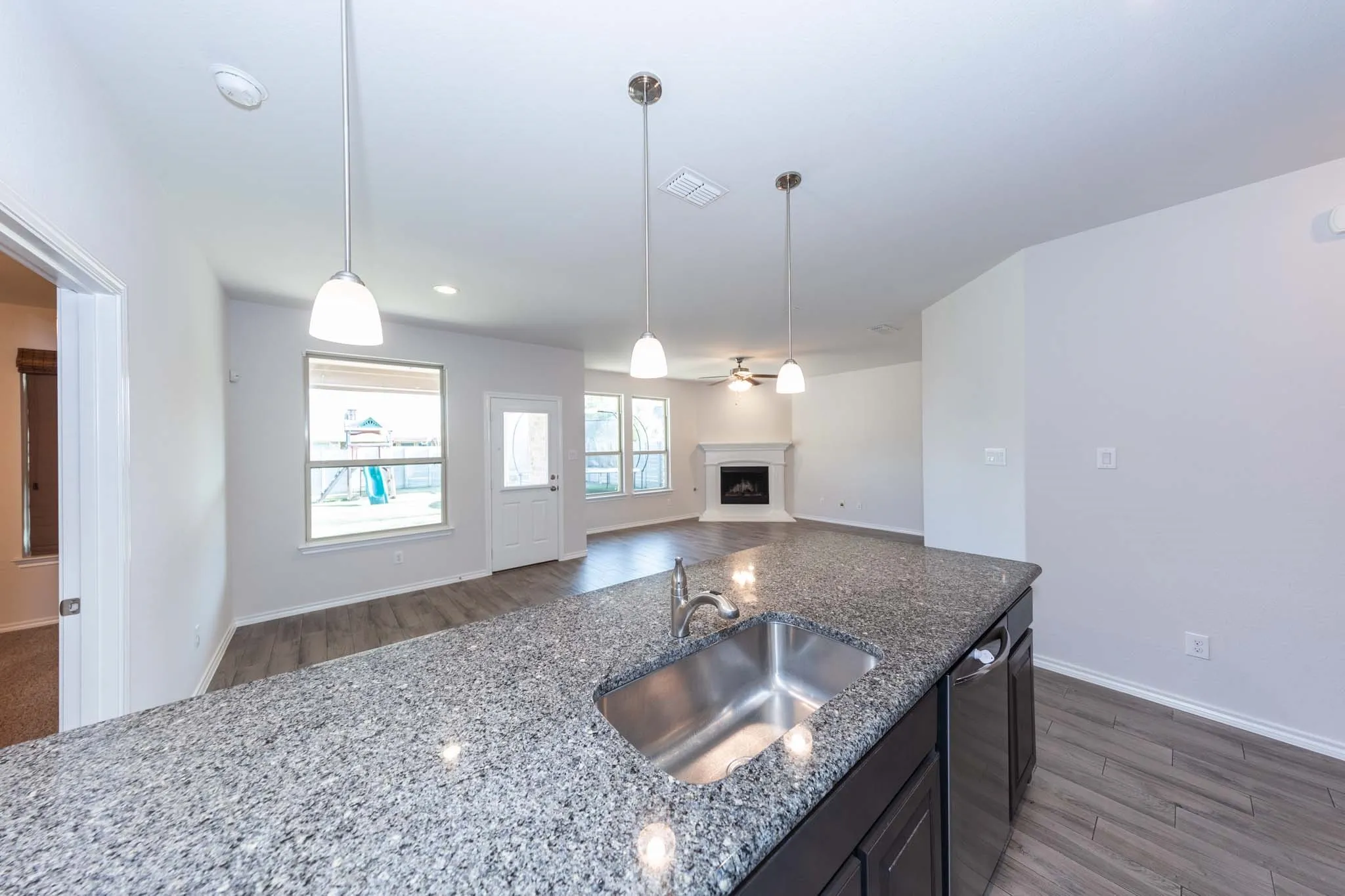Single Family Residence For Sale in Denton County , 1825 Quail Lane, Argyle, Texas 76226, 3 Bedroom, 2 Bathroom, 2 Garage spaces, 1,872 Sqft, built in 2018, mls#21348987, Real Estate Agent in Argyle, Homes For Sale in Denton county, Homes For Sale in Argyle, Realtor in Argyle Texas, Real Estate Brokerage Independent Realty Texas, Luminita Cordes Realtor