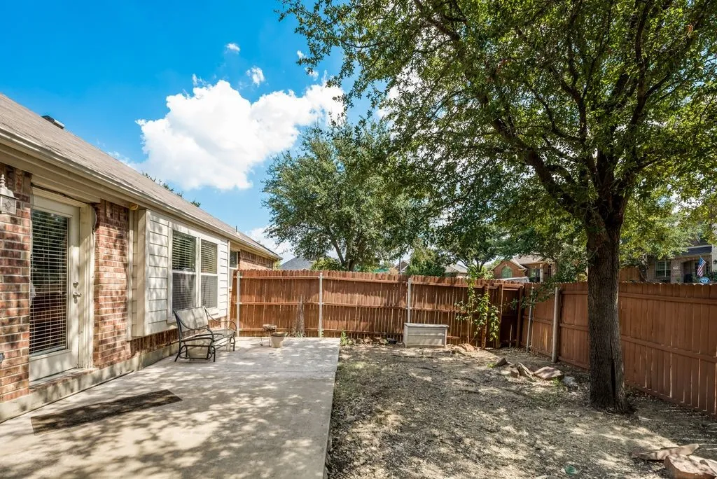 Single Family Residence For Rent in Denton County , 12421 Bruschetta Drive, Frisco, Texas 75033, 3 Bedroom, 2 Bathroom, 2 Garage spaces, 1,808 Sqft, built in 2003, mls#21349130, Real Estate Agent in Frisco, Homes For Rent in Denton county, Homes For Rent in Frisco, Realtor in Frisco Texas, Real Estate Brokerage Independent Realty Texas, Luminita Cordes Realtor