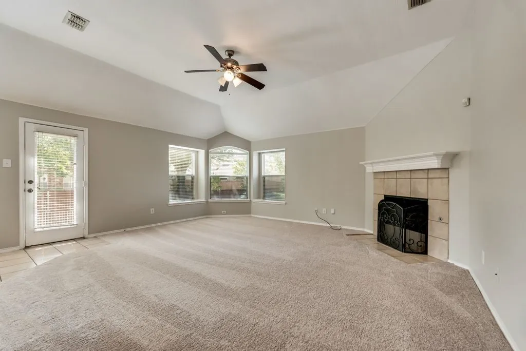 Single Family Residence For Rent in Denton County , 12421 Bruschetta Drive, Frisco, Texas 75033, 3 Bedroom, 2 Bathroom, 2 Garage spaces, 1,808 Sqft, built in 2003, mls#21349130, Real Estate Agent in Frisco, Homes For Rent in Denton county, Homes For Rent in Frisco, Realtor in Frisco Texas, Real Estate Brokerage Independent Realty Texas, Luminita Cordes Realtor