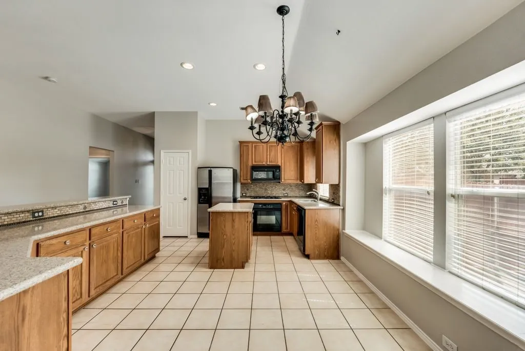 Single Family Residence For Rent in Denton County , 12421 Bruschetta Drive, Frisco, Texas 75033, 3 Bedroom, 2 Bathroom, 2 Garage spaces, 1,808 Sqft, built in 2003, mls#21349130, Real Estate Agent in Frisco, Homes For Rent in Denton county, Homes For Rent in Frisco, Realtor in Frisco Texas, Real Estate Brokerage Independent Realty Texas, Luminita Cordes Realtor