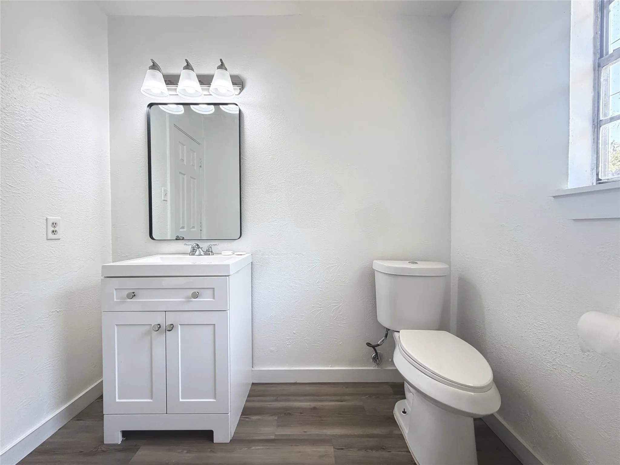 Single Family Residence For Sale in Hunt County , 108 E Kirby Avenue, Quinlan, Texas 75474, 4 Bedroom, 2 Bathroom, Garage spaces, 1,188 Sqft, built in 1967, mls#21349413, Real Estate Agent in Quinlan, Homes For Sale in Hunt county, Homes For Sale in Quinlan, Realtor in Quinlan Texas, Real Estate Brokerage Independent Realty Texas, Luminita Cordes Realtor
