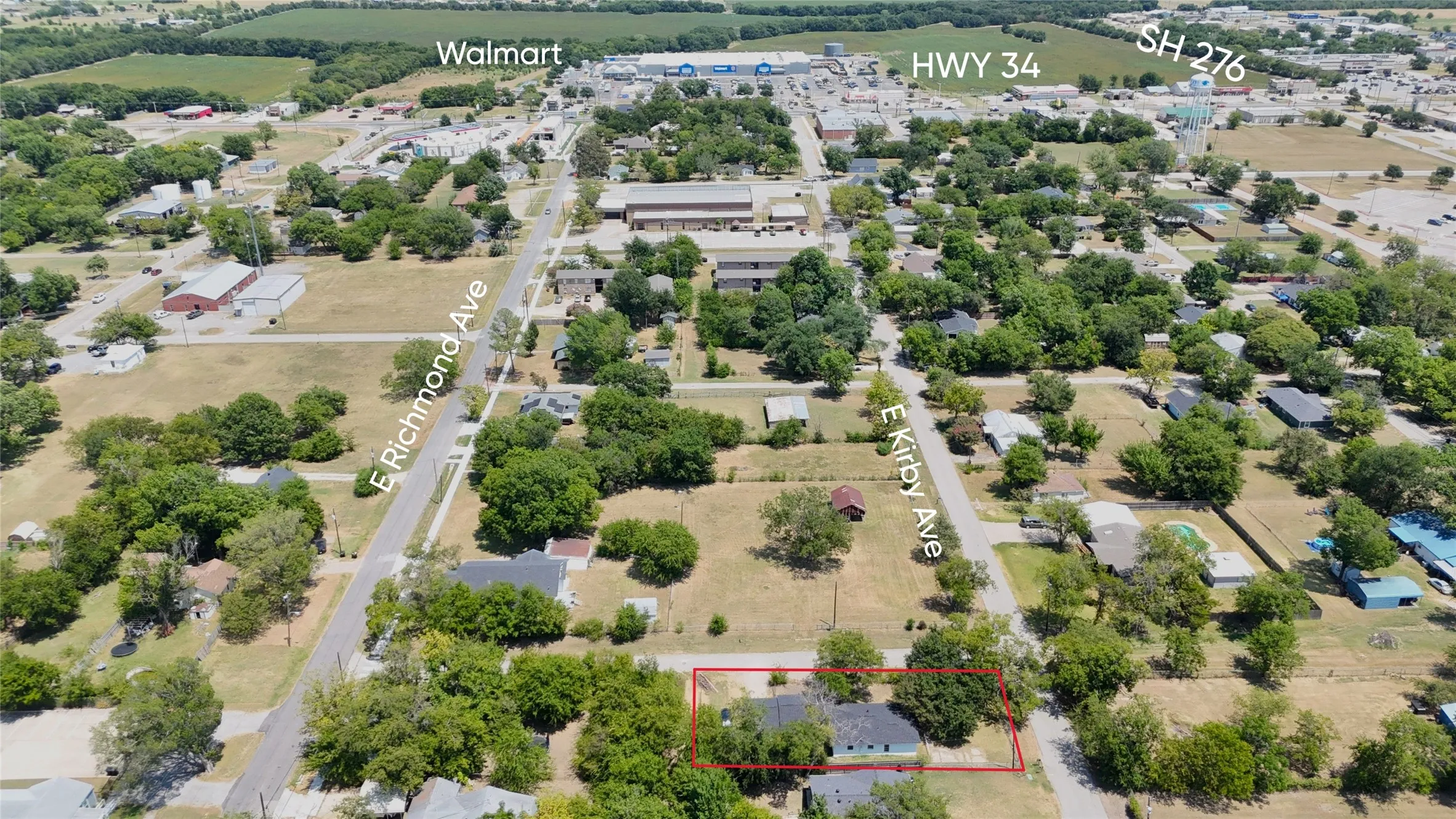 Single Family Residence For Sale in Hunt County , 108 E Kirby Avenue, Quinlan, Texas 75474, 4 Bedroom, 2 Bathroom, Garage spaces, 1,188 Sqft, built in 1967, mls#21349413, Real Estate Agent in Quinlan, Homes For Sale in Hunt county, Homes For Sale in Quinlan, Realtor in Quinlan Texas, Real Estate Brokerage Independent Realty Texas, Luminita Cordes Realtor