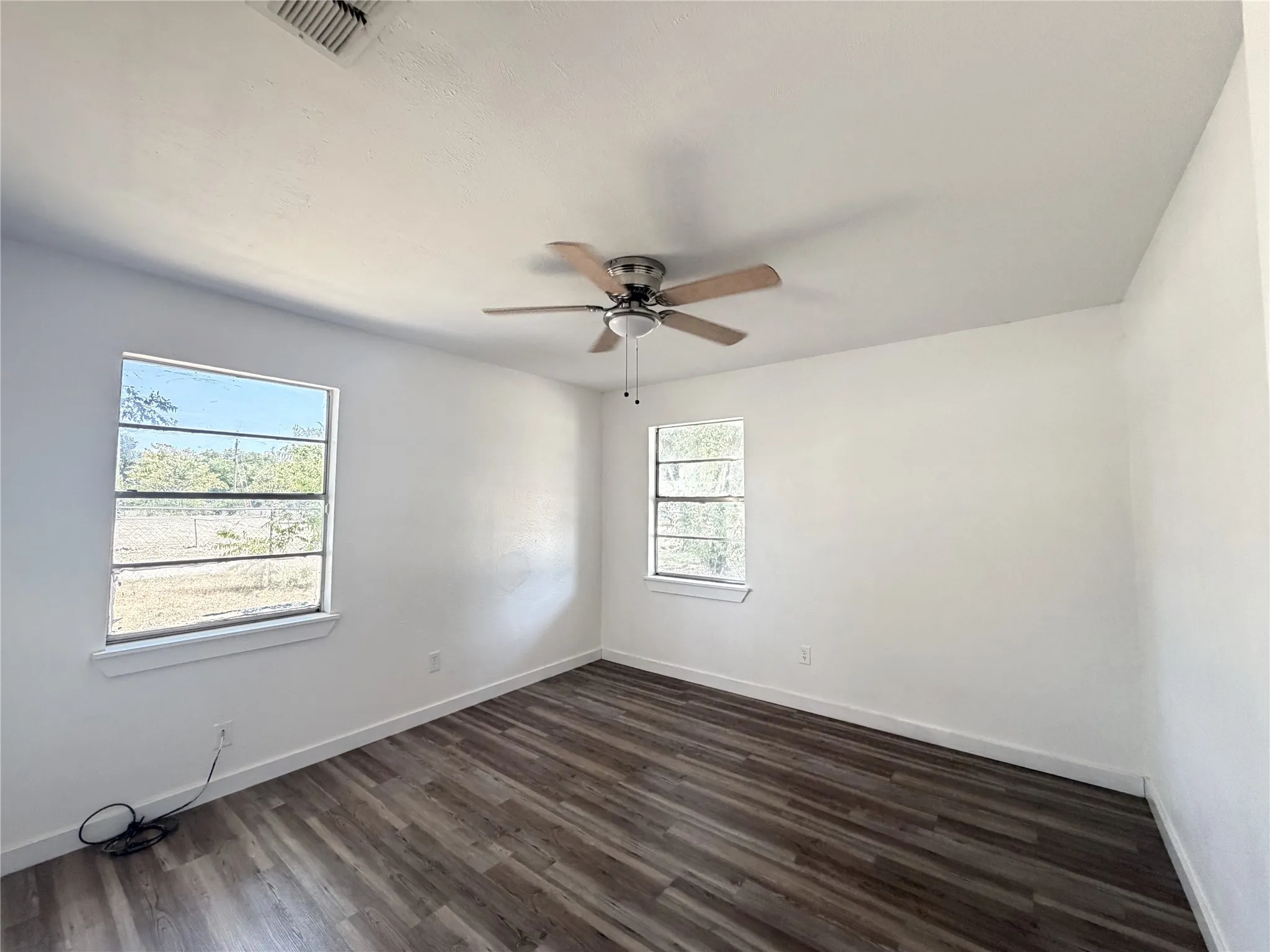 Single Family Residence For Sale in Hunt County , 108 E Kirby Avenue, Quinlan, Texas 75474, 4 Bedroom, 2 Bathroom, Garage spaces, 1,188 Sqft, built in 1967, mls#21349413, Real Estate Agent in Quinlan, Homes For Sale in Hunt county, Homes For Sale in Quinlan, Realtor in Quinlan Texas, Real Estate Brokerage Independent Realty Texas, Luminita Cordes Realtor