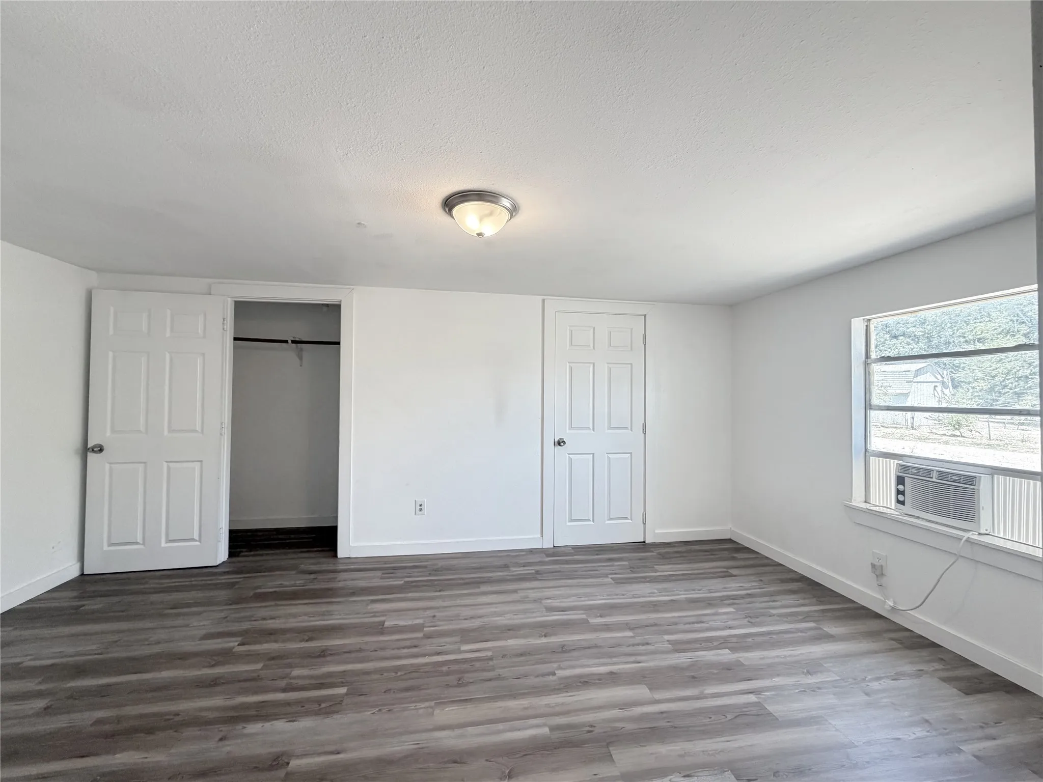 Single Family Residence For Sale in Hunt County , 108 E Kirby Avenue, Quinlan, Texas 75474, 4 Bedroom, 2 Bathroom, Garage spaces, 1,188 Sqft, built in 1967, mls#21349413, Real Estate Agent in Quinlan, Homes For Sale in Hunt county, Homes For Sale in Quinlan, Realtor in Quinlan Texas, Real Estate Brokerage Independent Realty Texas, Luminita Cordes Realtor