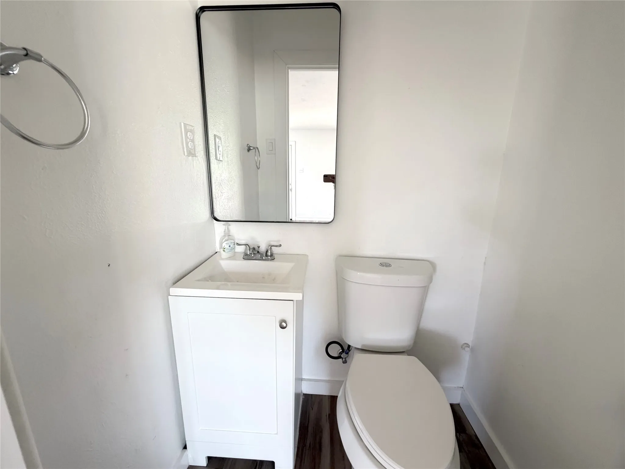 Single Family Residence For Sale in Hunt County , 108 E Kirby Avenue, Quinlan, Texas 75474, 4 Bedroom, 2 Bathroom, Garage spaces, 1,188 Sqft, built in 1967, mls#21349413, Real Estate Agent in Quinlan, Homes For Sale in Hunt county, Homes For Sale in Quinlan, Realtor in Quinlan Texas, Real Estate Brokerage Independent Realty Texas, Luminita Cordes Realtor