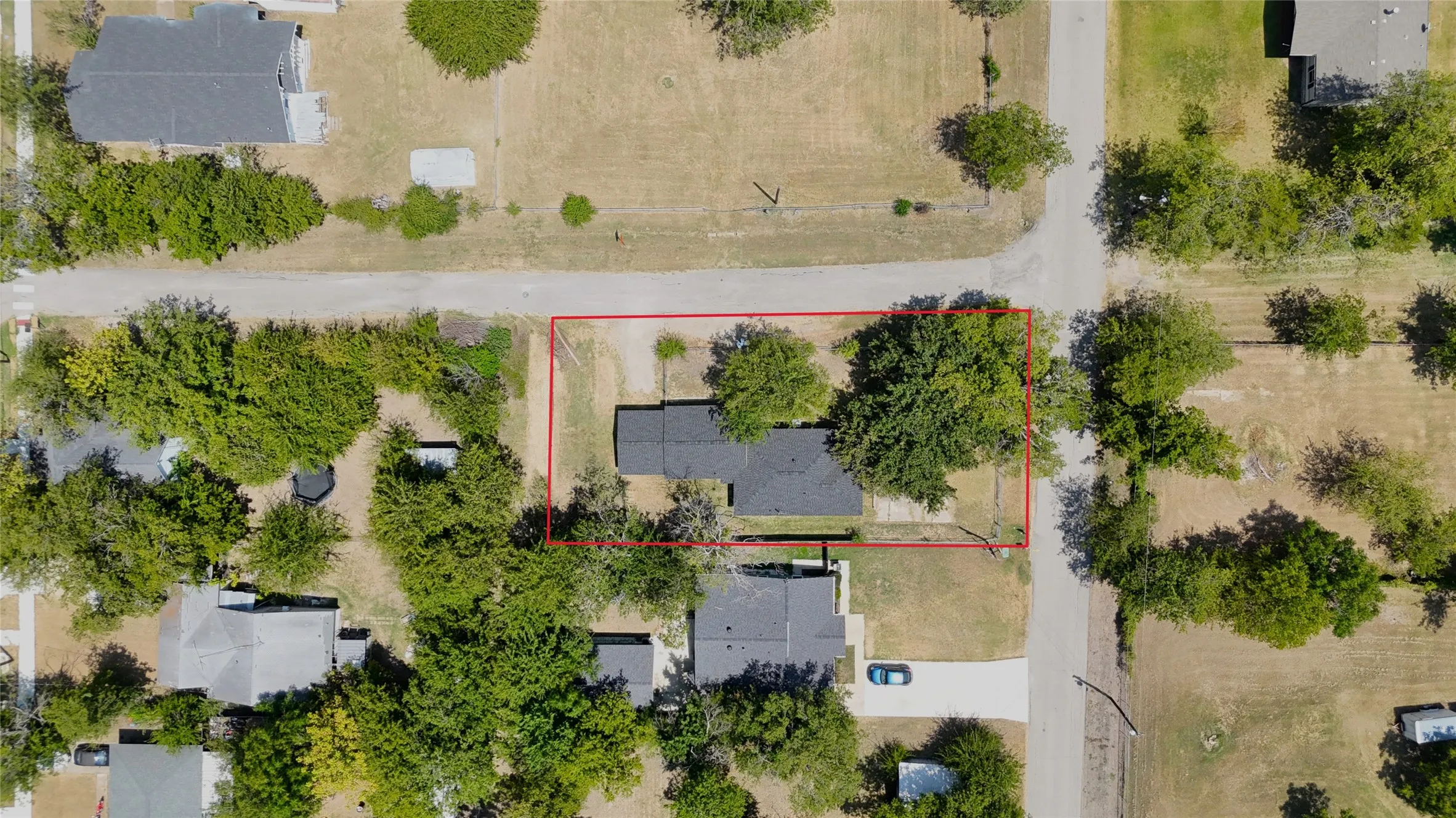 Single Family Residence For Sale in Hunt County , 108 E Kirby Avenue, Quinlan, Texas 75474, 4 Bedroom, 2 Bathroom, Garage spaces, 1,188 Sqft, built in 1967, mls#21349413, Real Estate Agent in Quinlan, Homes For Sale in Hunt county, Homes For Sale in Quinlan, Realtor in Quinlan Texas, Real Estate Brokerage Independent Realty Texas, Luminita Cordes Realtor