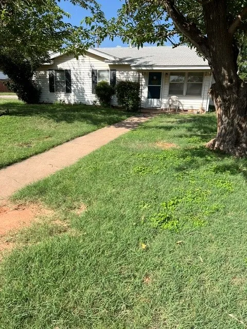Single Family Residence For Sale in Taylor County , 2834 Nonesuch, Abilene, Texas 79606, 3 Bedroom, 1 Bathroom, 1 Garage spaces, 888 Sqft, built in 1959, mls#21349437, Real Estate Agent in Abilene, Homes For Sale in Taylor county, Homes For Sale in Abilene, Realtor in Abilene Texas, Real Estate Brokerage Independent Realty Texas, Luminita Cordes Realtor