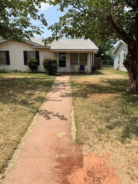 Single Family Residence For Sale in Taylor County , 2834 Nonesuch, Abilene, Texas 79606, 3 Bedroom, 1 Bathroom, 1 Garage spaces, 888 Sqft, built in 1959, mls#21349437, Real Estate Agent in Abilene, Homes For Sale in Taylor county, Homes For Sale in Abilene, Realtor in Abilene Texas, Real Estate Brokerage Independent Realty Texas, Luminita Cordes Realtor