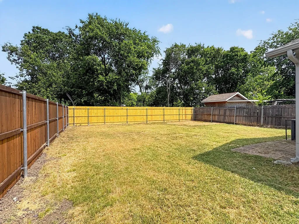 Single Family Residence For Sale in Dallas County , 2239 Wilhurt Avenue, Dallas, Texas 75216, 3 Bedroom, 2 Bathroom, Garage spaces, 1,200 Sqft, built in 2007, Price $219,500, mls#21348665, Real Estate Agent in Dallas, Homes For Sale in Dallas county, Homes For Sale in Dallas, Realtor in Dallas Texas, Real Estate Brokerage Independent Realty Texas, Luminita Cordes Realtor
