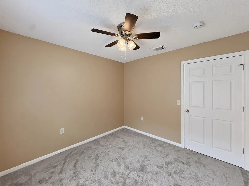 Single Family Residence For Sale in Dallas County , 2239 Wilhurt Avenue, Dallas, Texas 75216, 3 Bedroom, 2 Bathroom, Garage spaces, 1,200 Sqft, built in 2007, Price $219,500, mls#21348665, Real Estate Agent in Dallas, Homes For Sale in Dallas county, Homes For Sale in Dallas, Realtor in Dallas Texas, Real Estate Brokerage Independent Realty Texas, Luminita Cordes Realtor