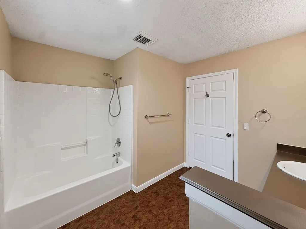 Single Family Residence For Sale in Dallas County , 2239 Wilhurt Avenue, Dallas, Texas 75216, 3 Bedroom, 2 Bathroom, Garage spaces, 1,200 Sqft, built in 2007, Price $219,500, mls#21348665, Real Estate Agent in Dallas, Homes For Sale in Dallas county, Homes For Sale in Dallas, Realtor in Dallas Texas, Real Estate Brokerage Independent Realty Texas, Luminita Cordes Realtor
