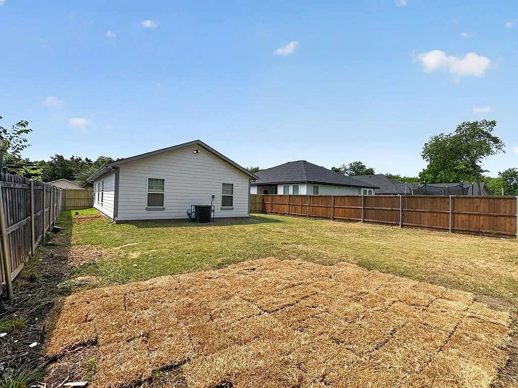Single Family Residence For Sale in Dallas County , 2239 Wilhurt Avenue, Dallas, Texas 75216, 3 Bedroom, 2 Bathroom, Garage spaces, 1,200 Sqft, built in 2007, Price $219,500, mls#21348665, Real Estate Agent in Dallas, Homes For Sale in Dallas county, Homes For Sale in Dallas, Realtor in Dallas Texas, Real Estate Brokerage Independent Realty Texas, Luminita Cordes Realtor
