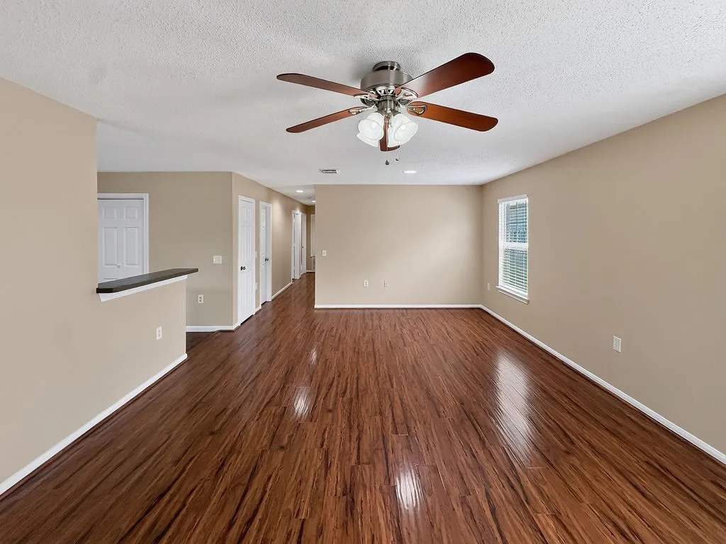 Single Family Residence For Sale in Dallas County , 2239 Wilhurt Avenue, Dallas, Texas 75216, 3 Bedroom, 2 Bathroom, Garage spaces, 1,200 Sqft, built in 2007, Price $219,500, mls#21348665, Real Estate Agent in Dallas, Homes For Sale in Dallas county, Homes For Sale in Dallas, Realtor in Dallas Texas, Real Estate Brokerage Independent Realty Texas, Luminita Cordes Realtor