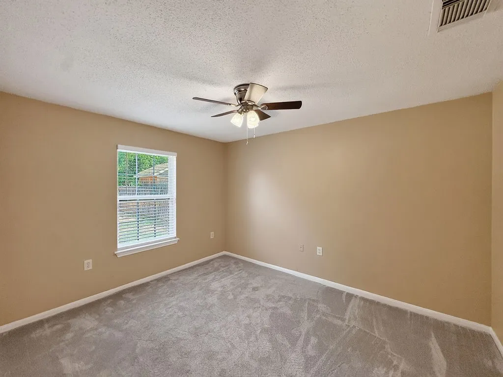 Single Family Residence For Sale in Dallas County , 2239 Wilhurt Avenue, Dallas, Texas 75216, 3 Bedroom, 2 Bathroom, Garage spaces, 1,200 Sqft, built in 2007, Price $219,500, mls#21348665, Real Estate Agent in Dallas, Homes For Sale in Dallas county, Homes For Sale in Dallas, Realtor in Dallas Texas, Real Estate Brokerage Independent Realty Texas, Luminita Cordes Realtor