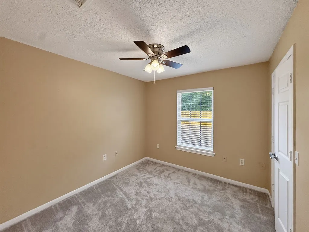 Single Family Residence For Sale in Dallas County , 2239 Wilhurt Avenue, Dallas, Texas 75216, 3 Bedroom, 2 Bathroom, Garage spaces, 1,200 Sqft, built in 2007, Price $219,500, mls#21348665, Real Estate Agent in Dallas, Homes For Sale in Dallas county, Homes For Sale in Dallas, Realtor in Dallas Texas, Real Estate Brokerage Independent Realty Texas, Luminita Cordes Realtor