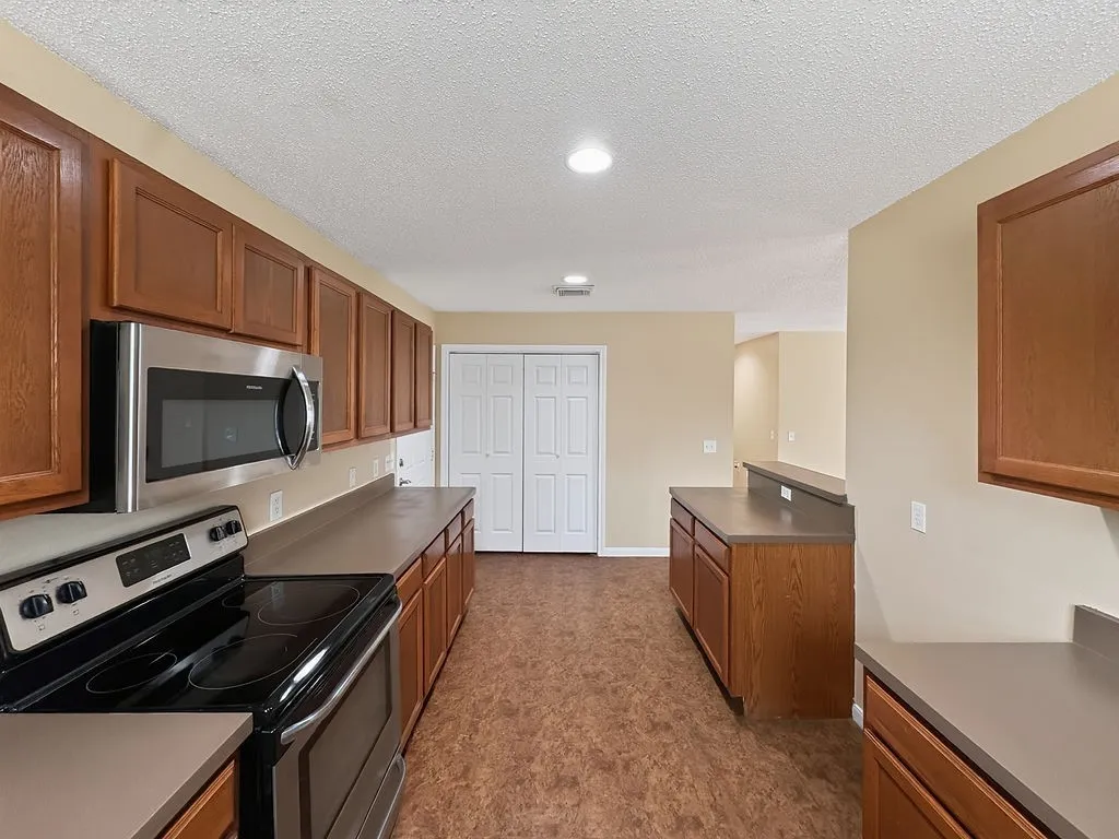 Single Family Residence For Sale in Dallas County , 2239 Wilhurt Avenue, Dallas, Texas 75216, 3 Bedroom, 2 Bathroom, Garage spaces, 1,200 Sqft, built in 2007, Price $219,500, mls#21348665, Real Estate Agent in Dallas, Homes For Sale in Dallas county, Homes For Sale in Dallas, Realtor in Dallas Texas, Real Estate Brokerage Independent Realty Texas, Luminita Cordes Realtor