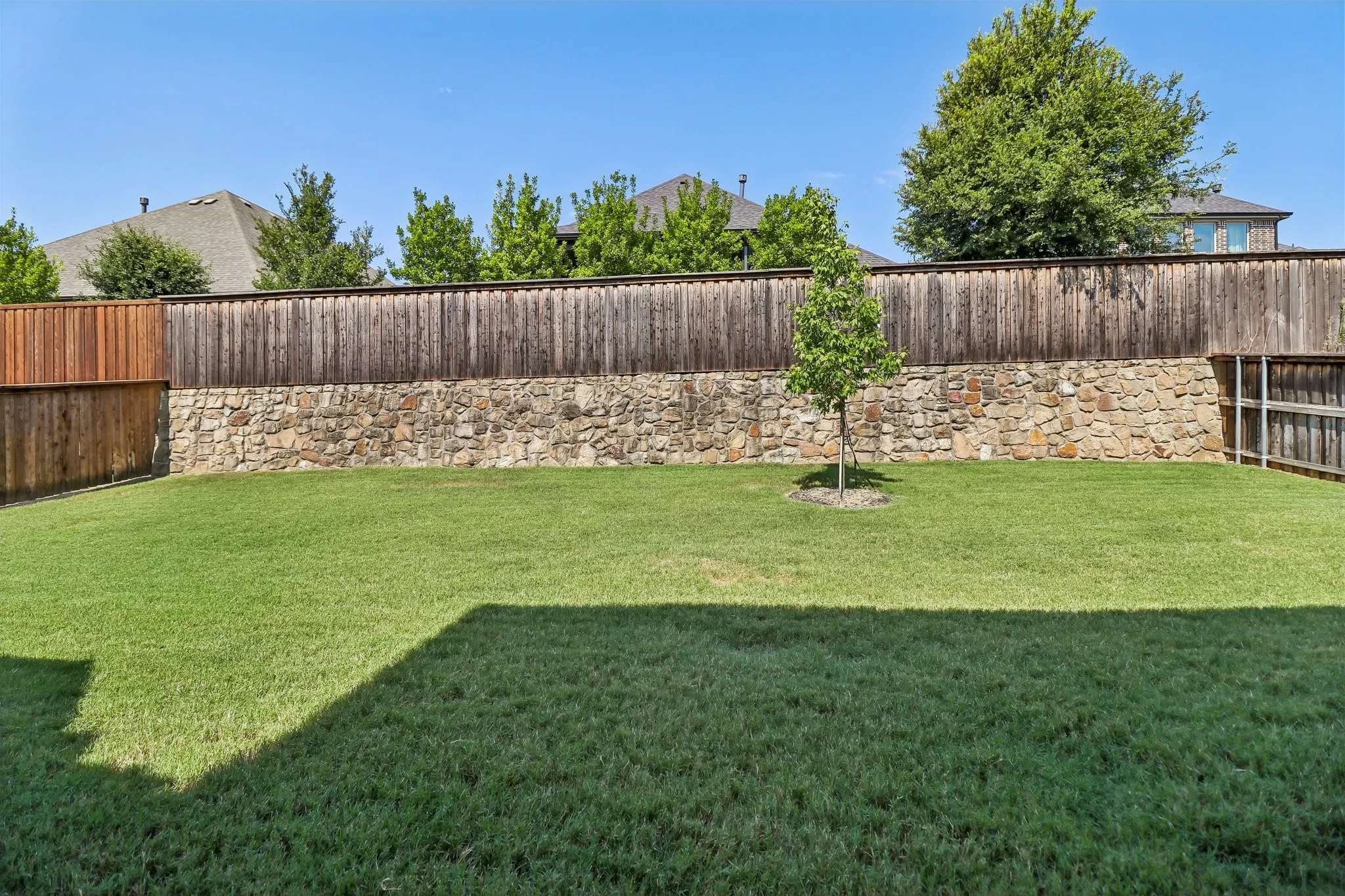 Single Family Residence For Sale in Collin County , 7505 Dolan, Mc Kinney, Texas 75071, 4 Bedroom, 4 Bathroom, 2 Garage spaces, 3,453 Sqft, built in 2016, mls#21348212, Real Estate Agent in Mc Kinney, Homes For Sale in Collin county, Homes For Sale in Mc Kinney, Realtor in Mc Kinney Texas, Real Estate Brokerage Independent Realty Texas, Luminita Cordes Realtor