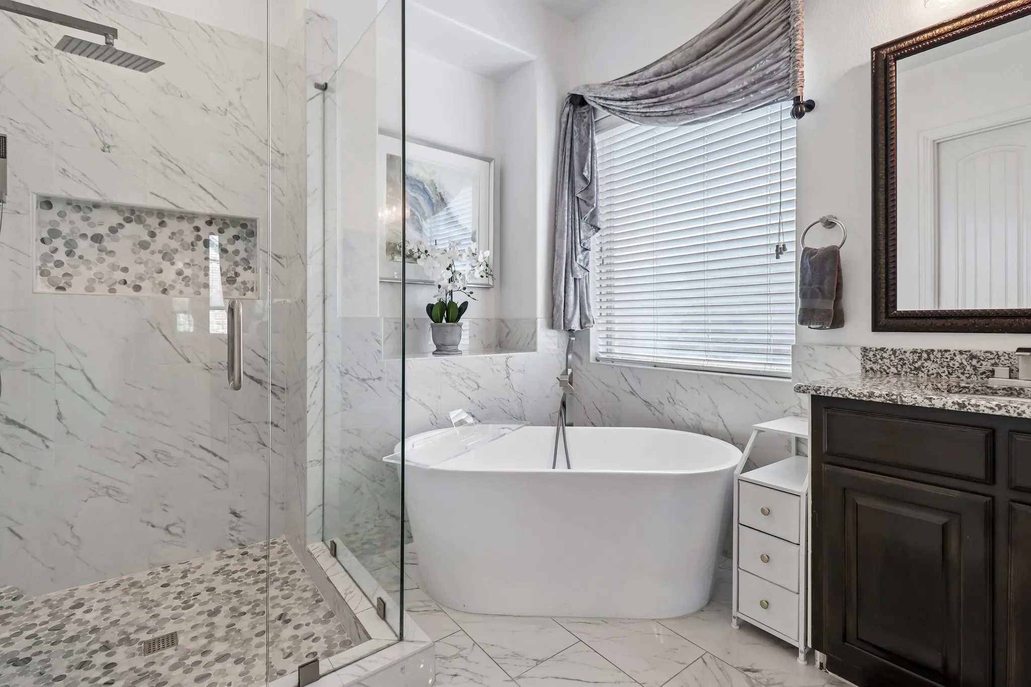 Single Family Residence For Sale in Collin County , 7505 Dolan, Mc Kinney, Texas 75071, 4 Bedroom, 4 Bathroom, 2 Garage spaces, 3,453 Sqft, built in 2016, mls#21348212, Real Estate Agent in Mc Kinney, Homes For Sale in Collin county, Homes For Sale in Mc Kinney, Realtor in Mc Kinney Texas, Real Estate Brokerage Independent Realty Texas, Luminita Cordes Realtor