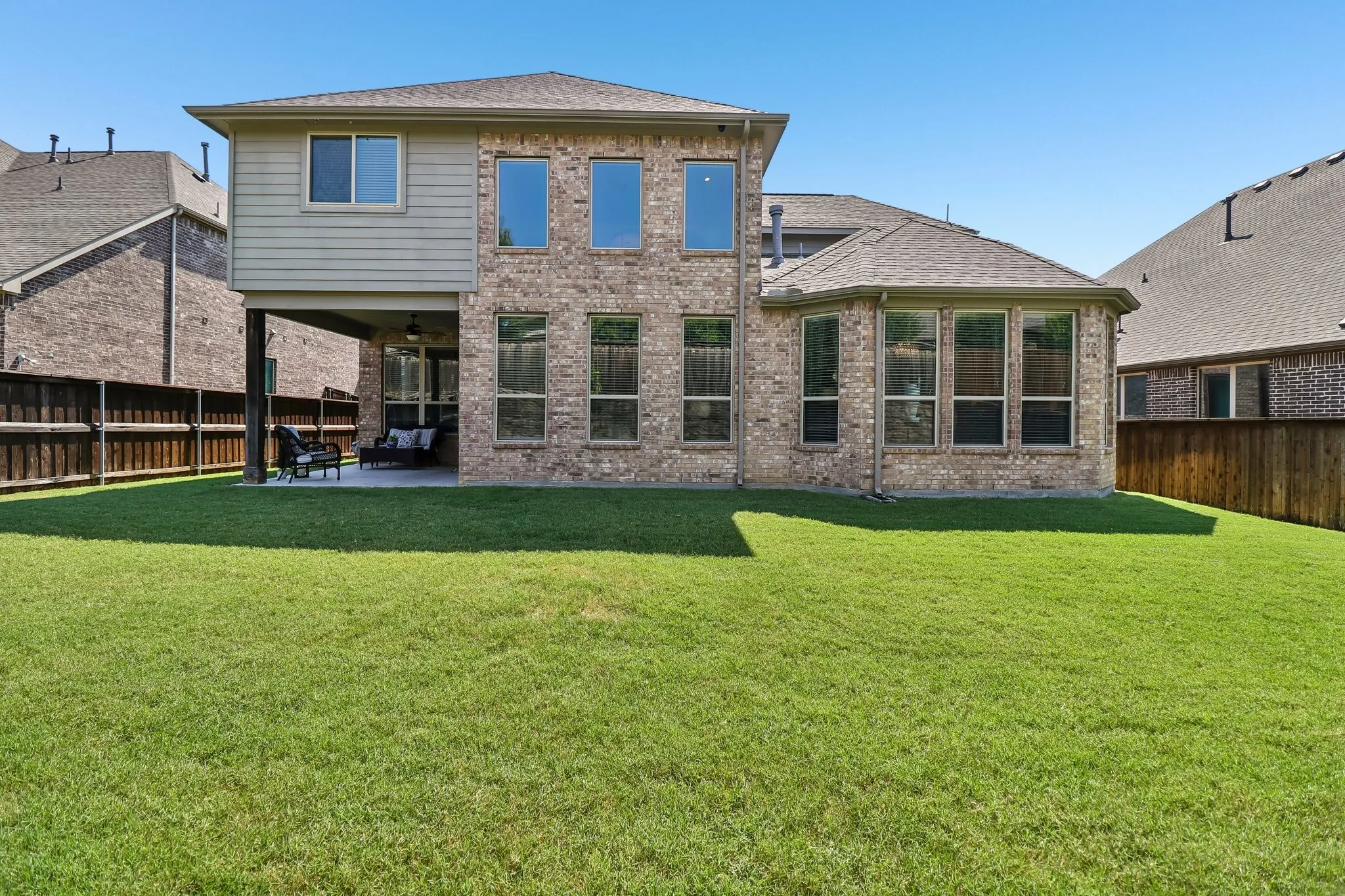 Single Family Residence For Sale in Collin County , 7505 Dolan, Mc Kinney, Texas 75071, 4 Bedroom, 4 Bathroom, 2 Garage spaces, 3,453 Sqft, built in 2016, mls#21348212, Real Estate Agent in Mc Kinney, Homes For Sale in Collin county, Homes For Sale in Mc Kinney, Realtor in Mc Kinney Texas, Real Estate Brokerage Independent Realty Texas, Luminita Cordes Realtor
