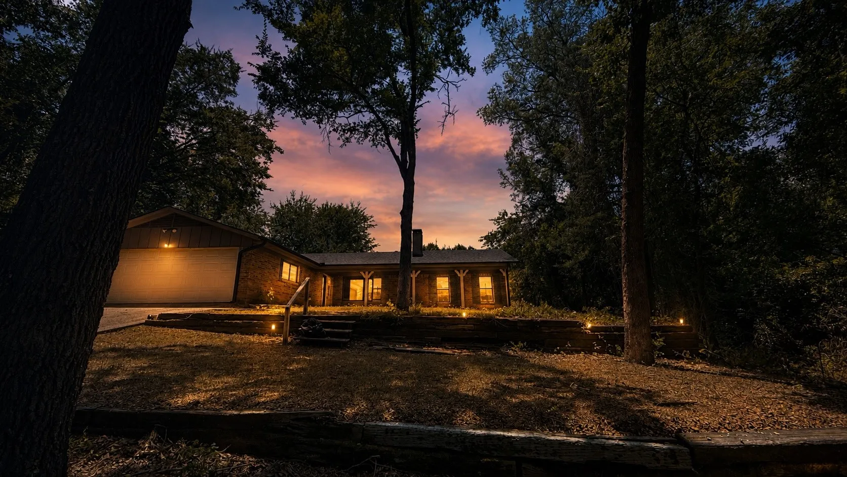 Single Family Residence For Sale in Smith County , 106 E Fairway Drive, Hideaway, Texas 75771, 3 Bedroom, 2 Bathroom, 2 Garage spaces, 1,706 Sqft, built in 1978, mls#21347958, Real Estate Agent in Hideaway, Homes For Sale in Smith county, Homes For Sale in Hideaway, Realtor in Hideaway Texas, Real Estate Brokerage Independent Realty Texas, Luminita Cordes Realtor
