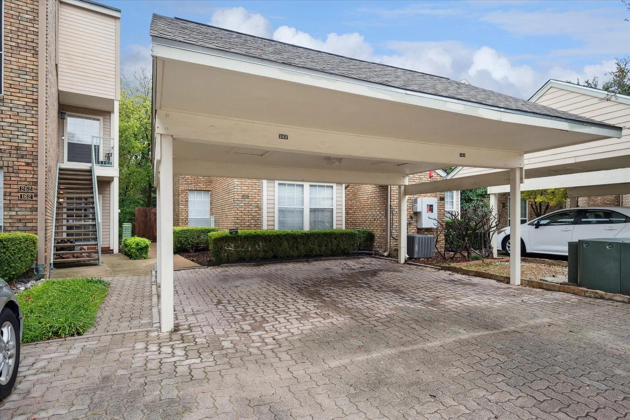 Condominium For Sale in Dallas County , 5565 Preston Oaks Road 262, Dallas, Texas 75254, 2 Bedroom, 2 Bathroom, Garage spaces, 1,313 Sqft, built in 1983, mls#21345704, Real Estate Agent in Dallas, Homes For Sale in Dallas county, Homes For Sale in Dallas, Realtor in Dallas Texas, Real Estate Brokerage Independent Realty Texas, Luminita Cordes Realtor
