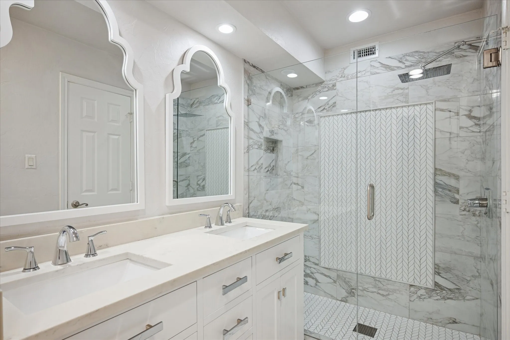 Condominium For Sale in Dallas County , 5565 Preston Oaks Road 262, Dallas, Texas 75254, 2 Bedroom, 2 Bathroom, Garage spaces, 1,313 Sqft, built in 1983, mls#21345704, Real Estate Agent in Dallas, Homes For Sale in Dallas county, Homes For Sale in Dallas, Realtor in Dallas Texas, Real Estate Brokerage Independent Realty Texas, Luminita Cordes Realtor