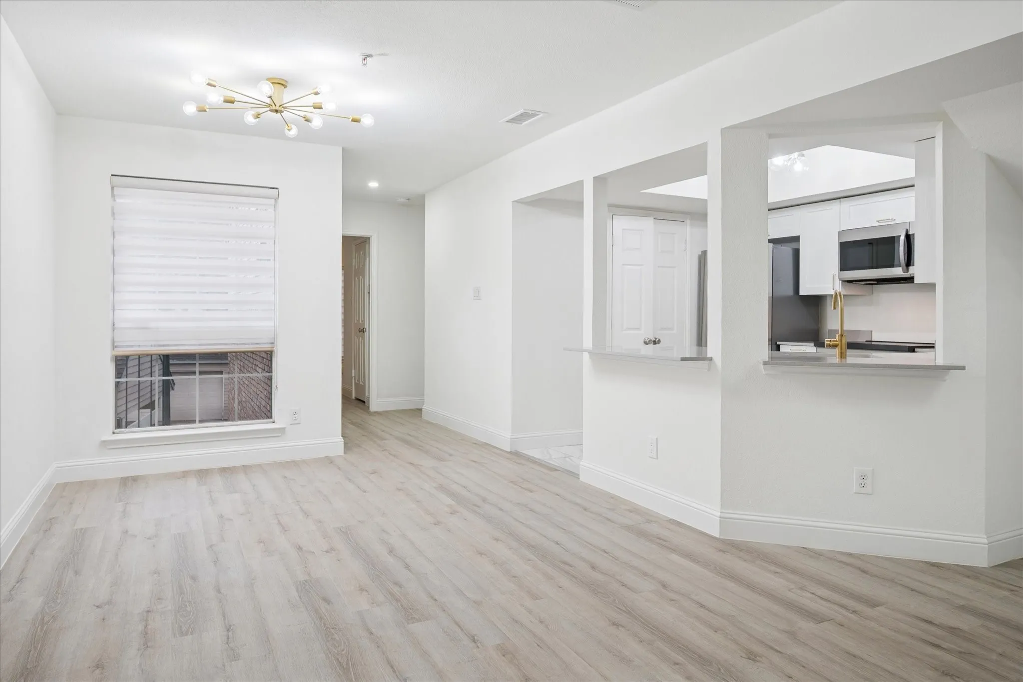 Condominium For Sale in Dallas County , 5565 Preston Oaks Road 262, Dallas, Texas 75254, 2 Bedroom, 2 Bathroom, Garage spaces, 1,313 Sqft, built in 1983, mls#21345704, Real Estate Agent in Dallas, Homes For Sale in Dallas county, Homes For Sale in Dallas, Realtor in Dallas Texas, Real Estate Brokerage Independent Realty Texas, Luminita Cordes Realtor