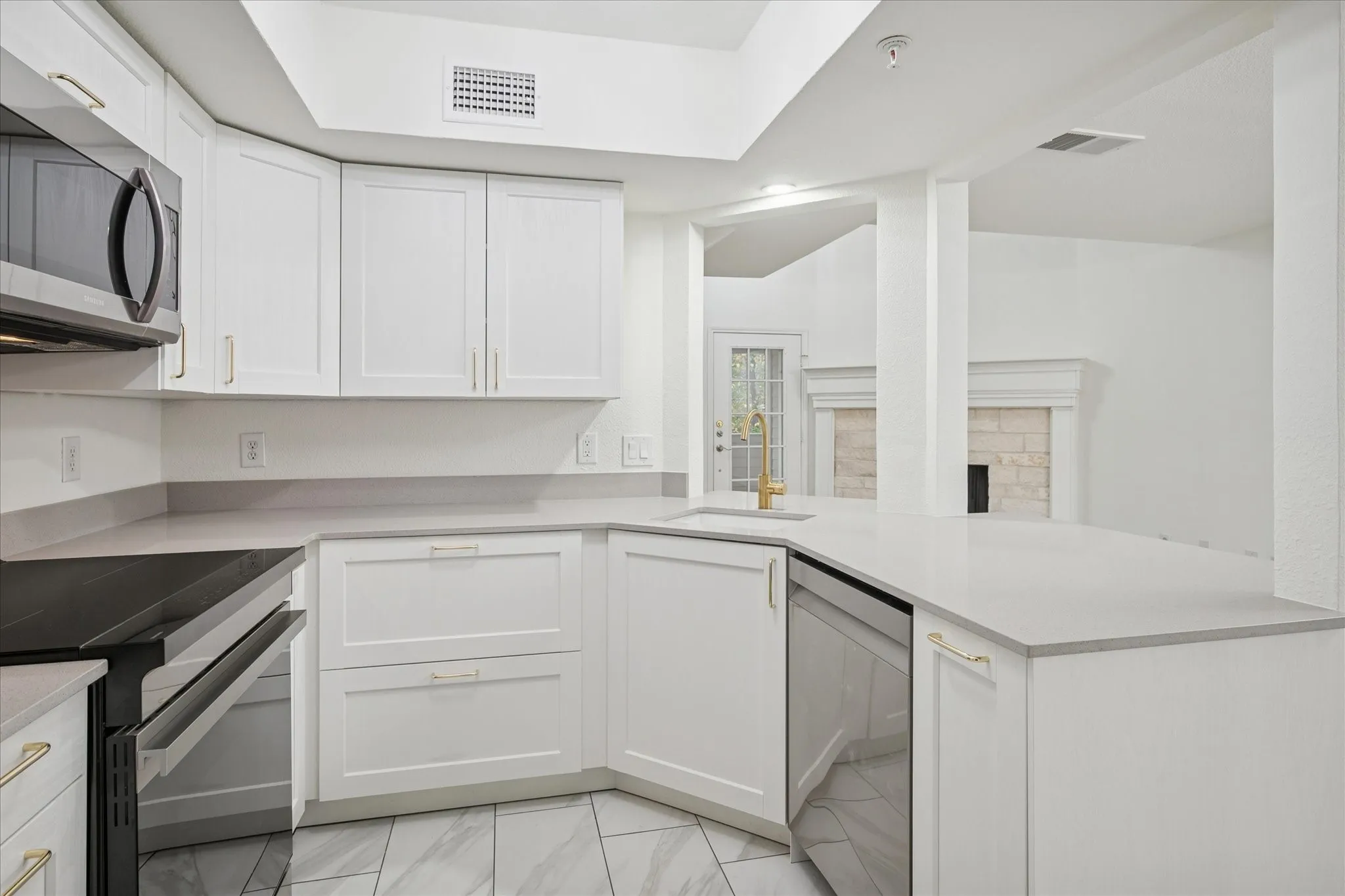 Condominium For Sale in Dallas County , 5565 Preston Oaks Road 262, Dallas, Texas 75254, 2 Bedroom, 2 Bathroom, Garage spaces, 1,313 Sqft, built in 1983, mls#21345704, Real Estate Agent in Dallas, Homes For Sale in Dallas county, Homes For Sale in Dallas, Realtor in Dallas Texas, Real Estate Brokerage Independent Realty Texas, Luminita Cordes Realtor